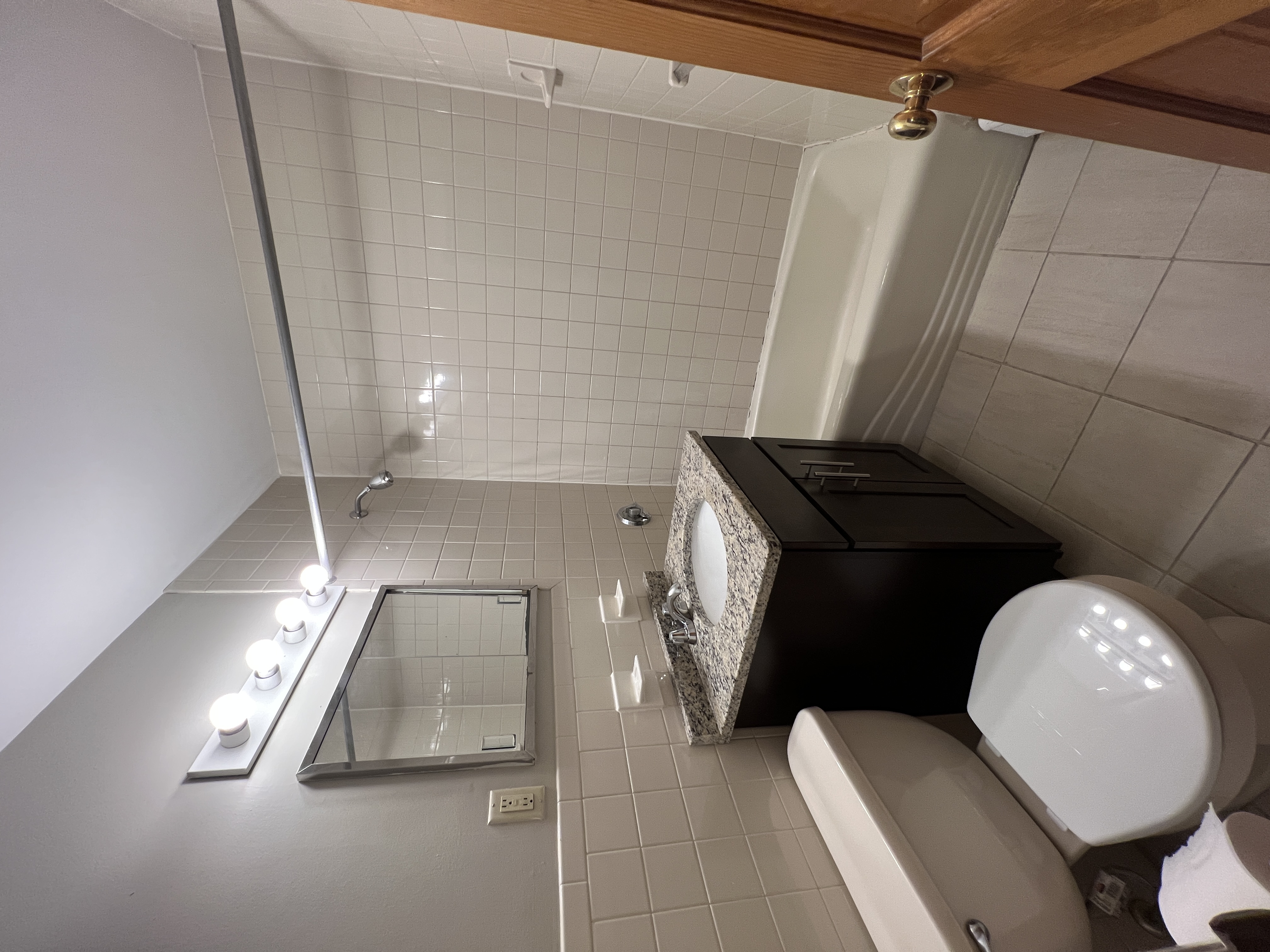 266 Grove St, Auburndale