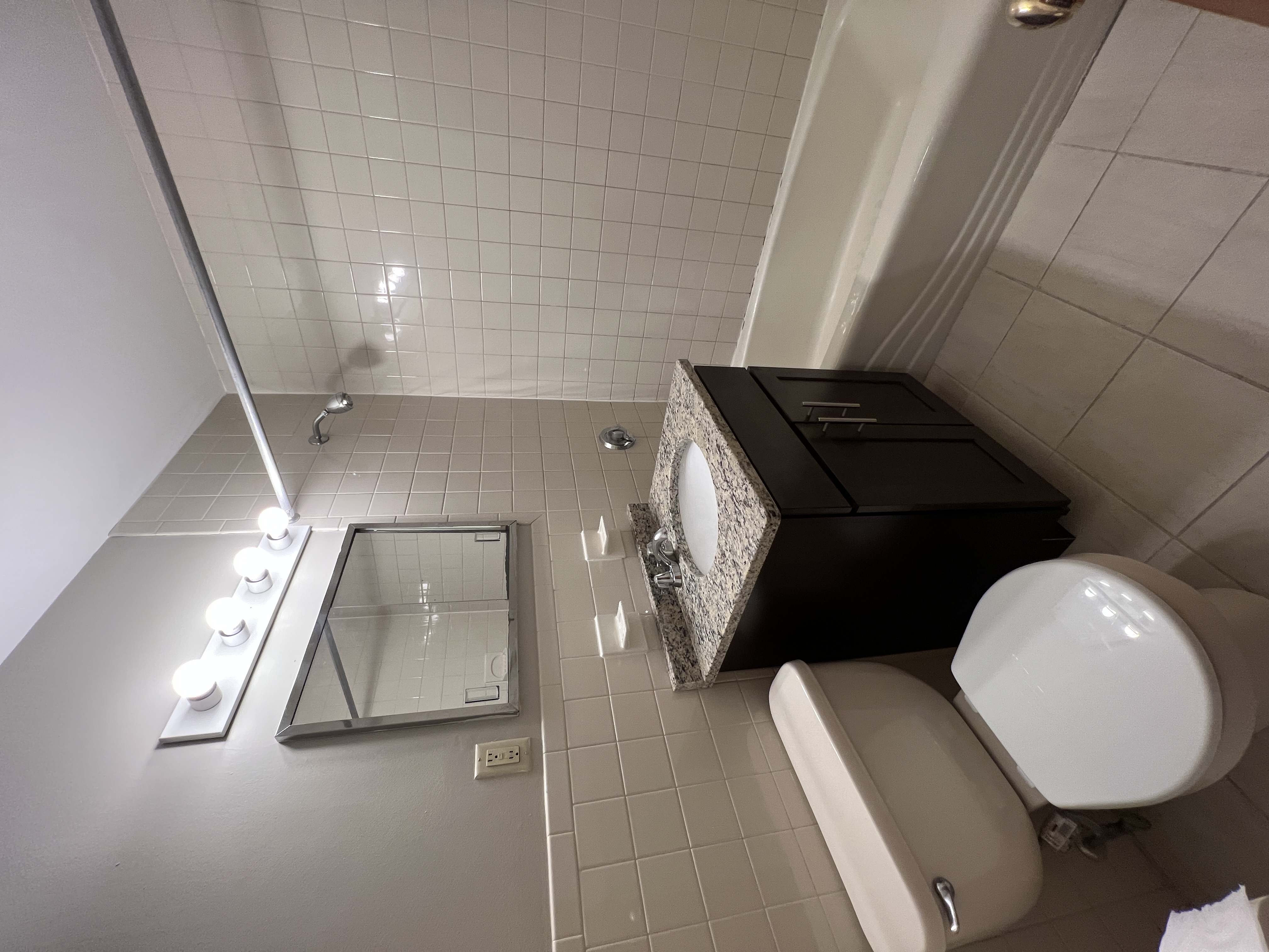 266 Grove St, Auburndale