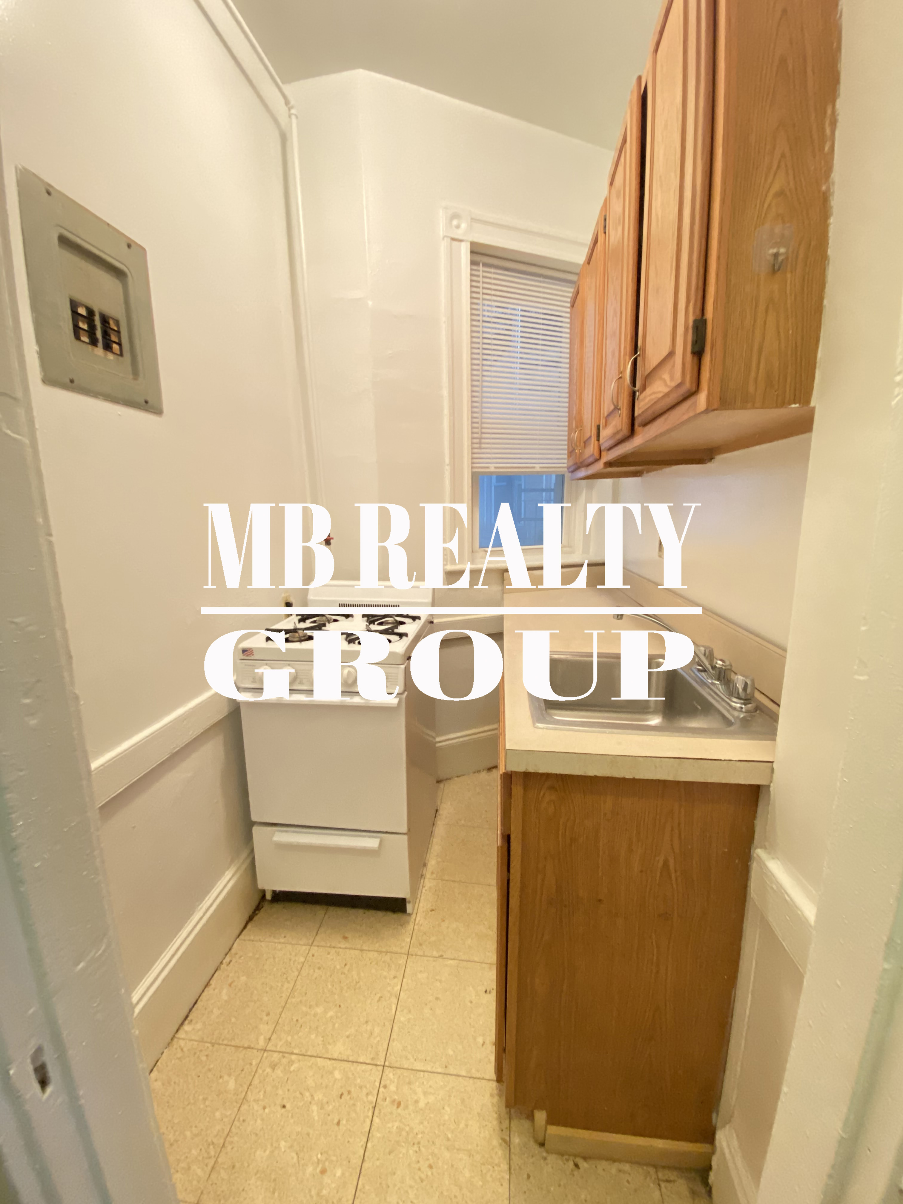 2 split bed, 1 bath apartment for rent at 46 Westland Ave Unit 31, Fenway — photo 3 of 7
