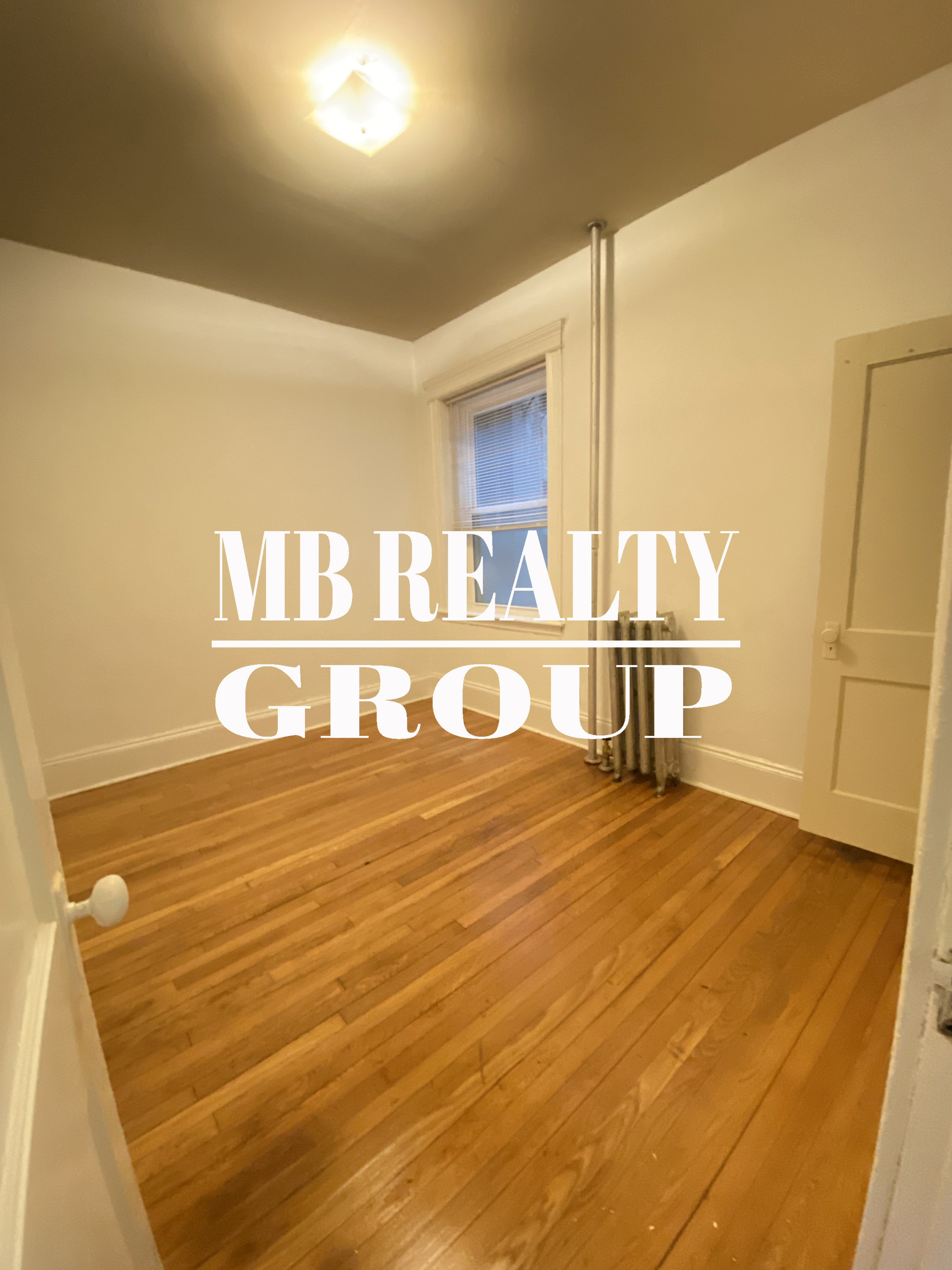 2 split bed, 1 bath apartment for rent at 46 Westland Ave Unit 31, Fenway — photo 4 of 7