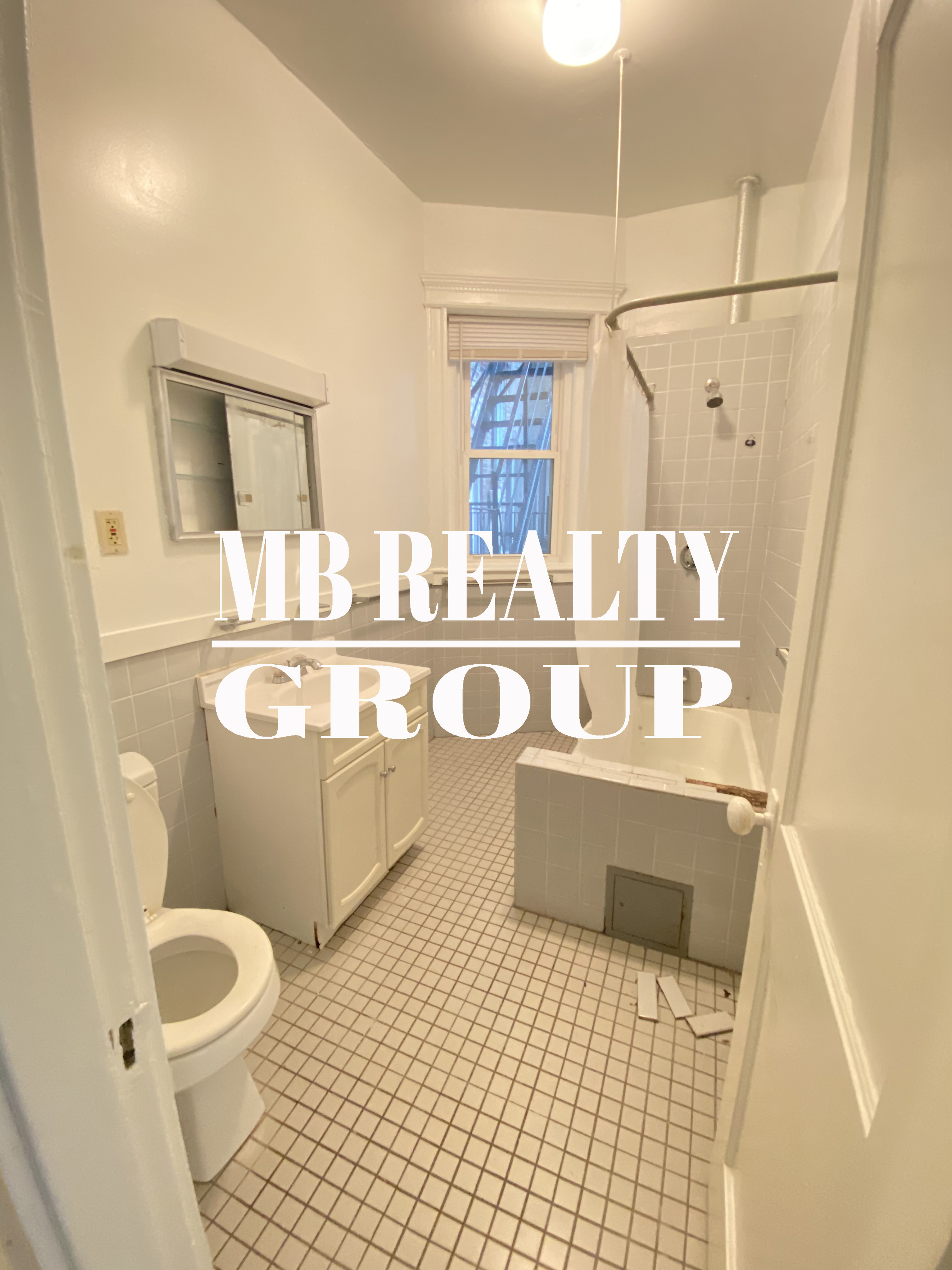 2 split bed, 1 bath apartment for rent at 46 Westland Ave Unit 31, Fenway — photo 5 of 7