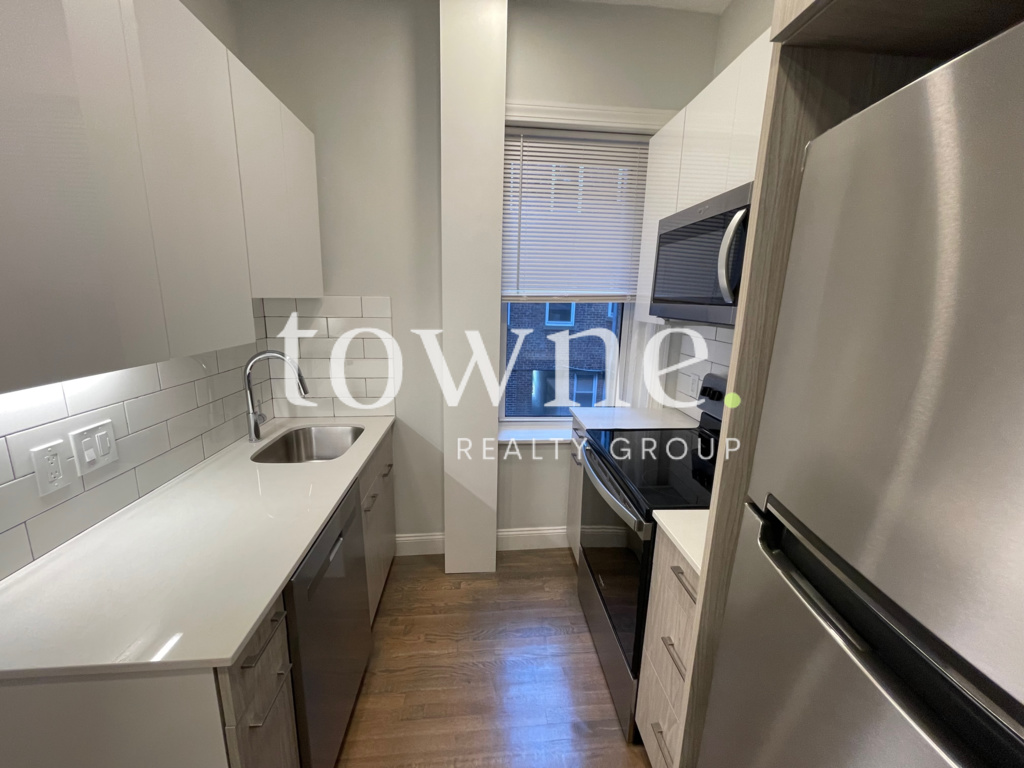 2 bed, 1 bath apartment for rent at 19 Queensberry St Unit 5, Fenway — photo 4 of 15