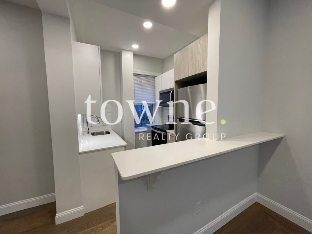 2 bed, 1 bath apartment for rent at 19 Queensberry St Unit 5, Fenway — photo 2 of 15