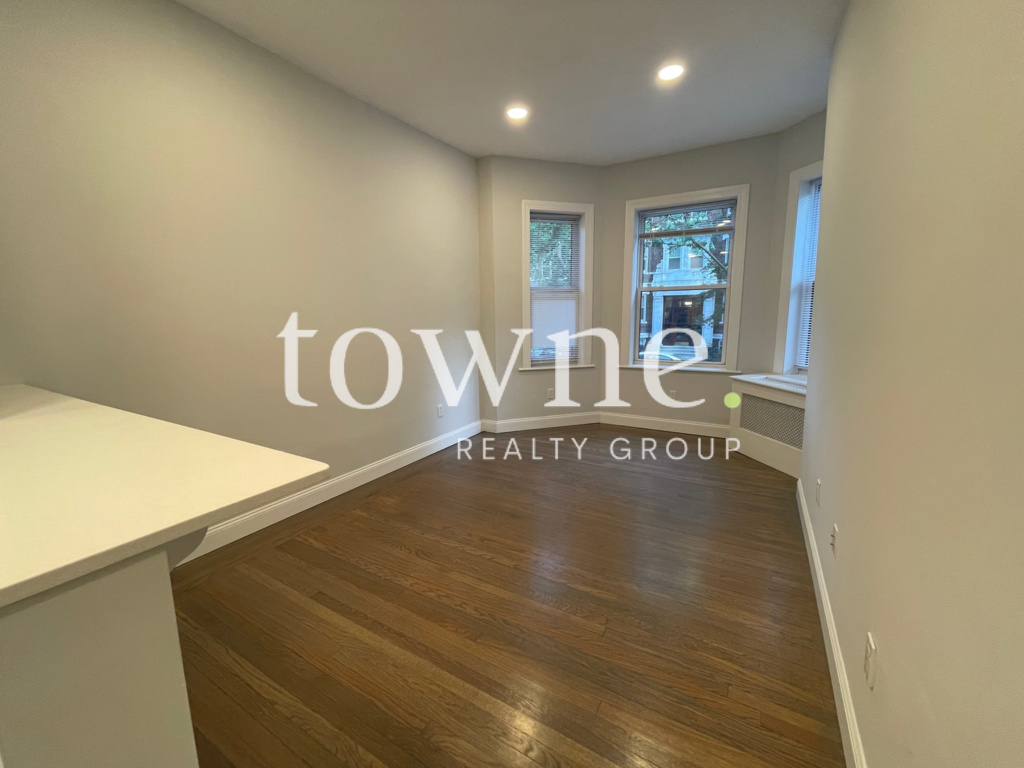 2 bed, 1 bath apartment for rent at 19 Queensberry St Unit 5, Fenway — photo 6 of 15