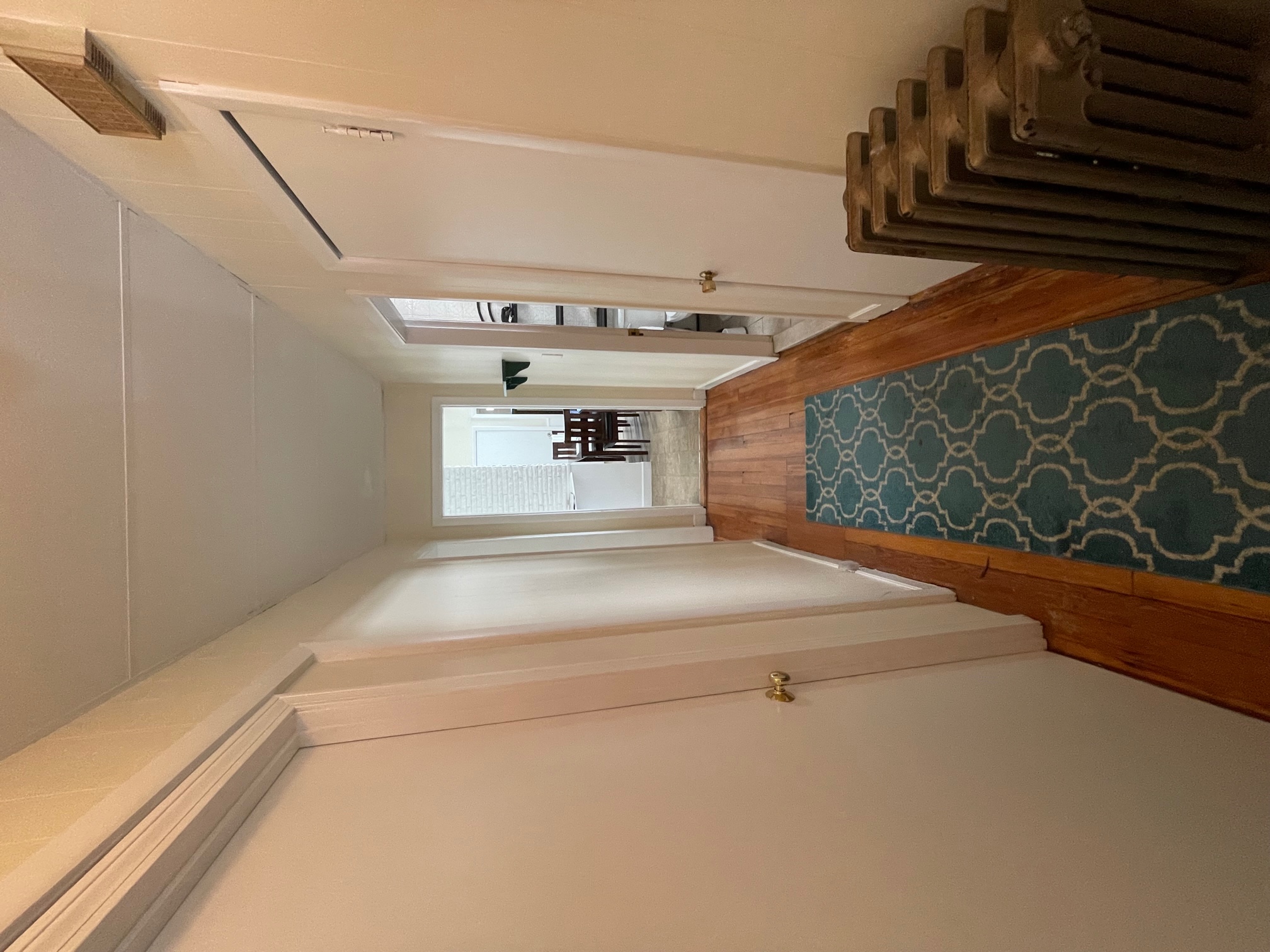 3 bed, 1 bath apartment for rent at 26 Russell Rd Unit 1, Teele Square — photo 2 of 18