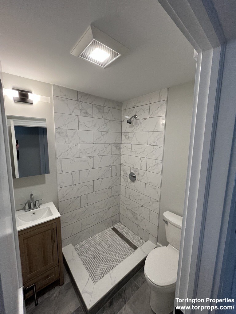 5 bed, 2 bath apartment for rent at 68-70 L St Unit 1, South Boston — photo 10 of 12
