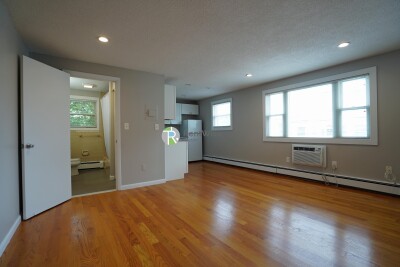 Studio bed, 1 bath apartment for rent at 121 Ash St Unit 7, South Side