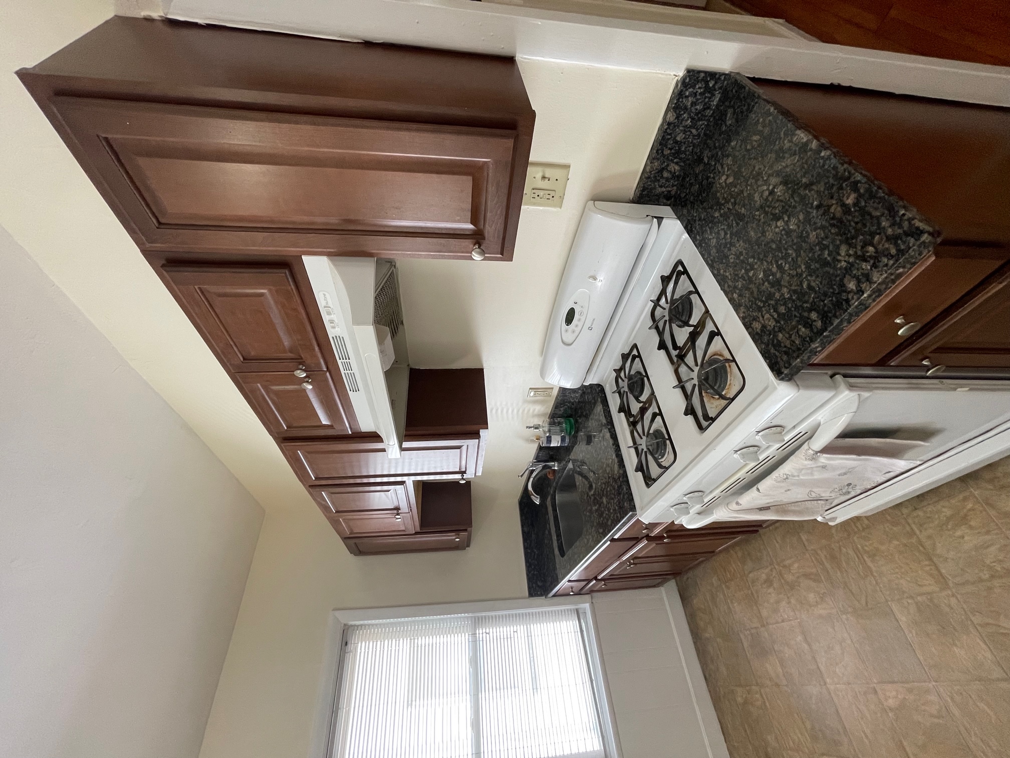 3 bed, 1 bath apartment for rent at 26 Russell Rd Unit 1, Teele Square — photo 11 of 18
