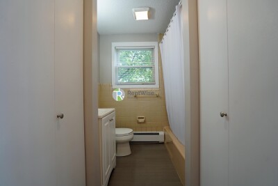 Studio bed, 1 bath apartment for rent at 121 Ash St Unit 7, South Side — photo 4 of 5
