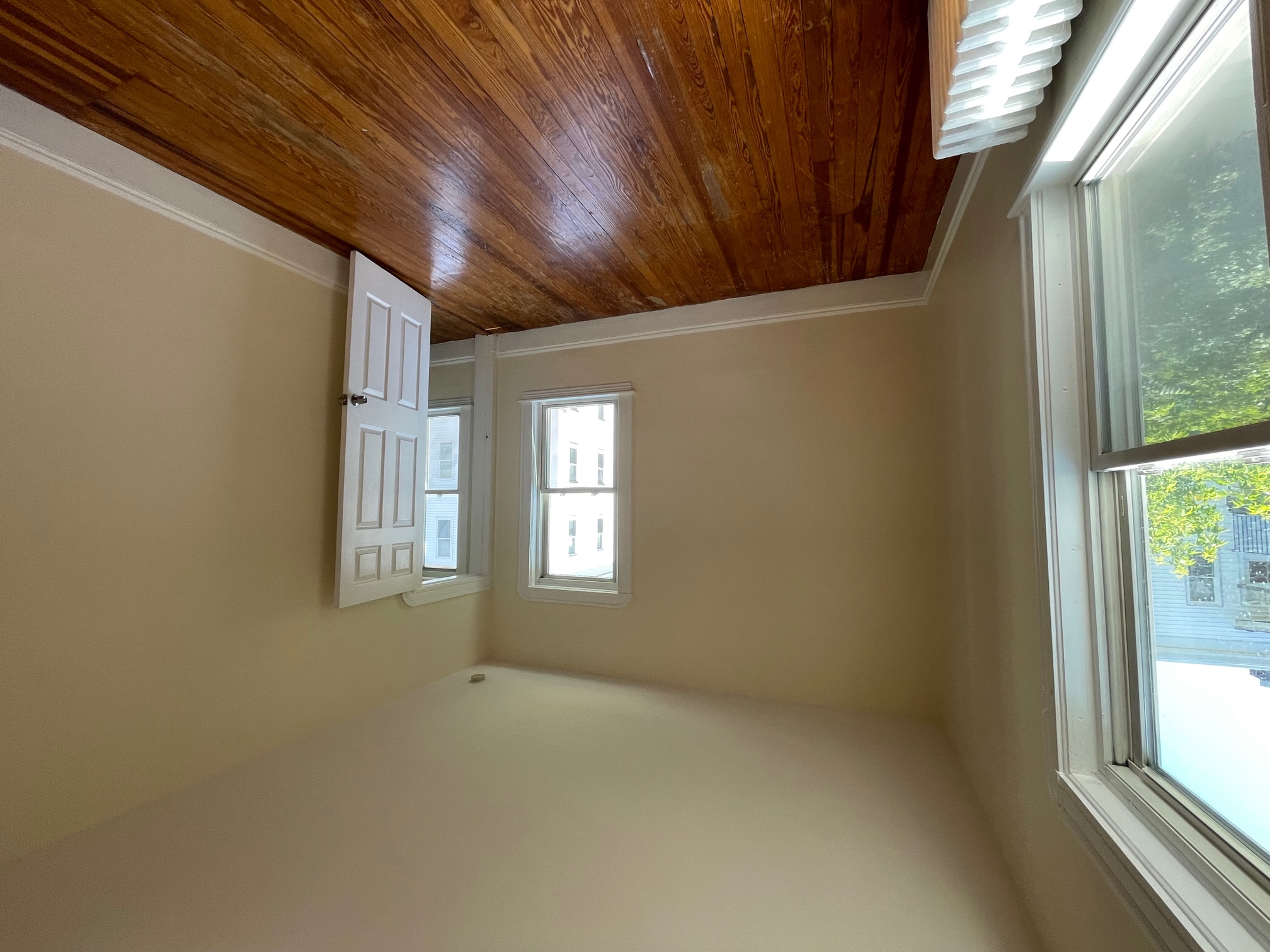 3 bed, 1 bath apartment for rent at 26 Russell Rd Unit 1, Teele Square — photo 16 of 18