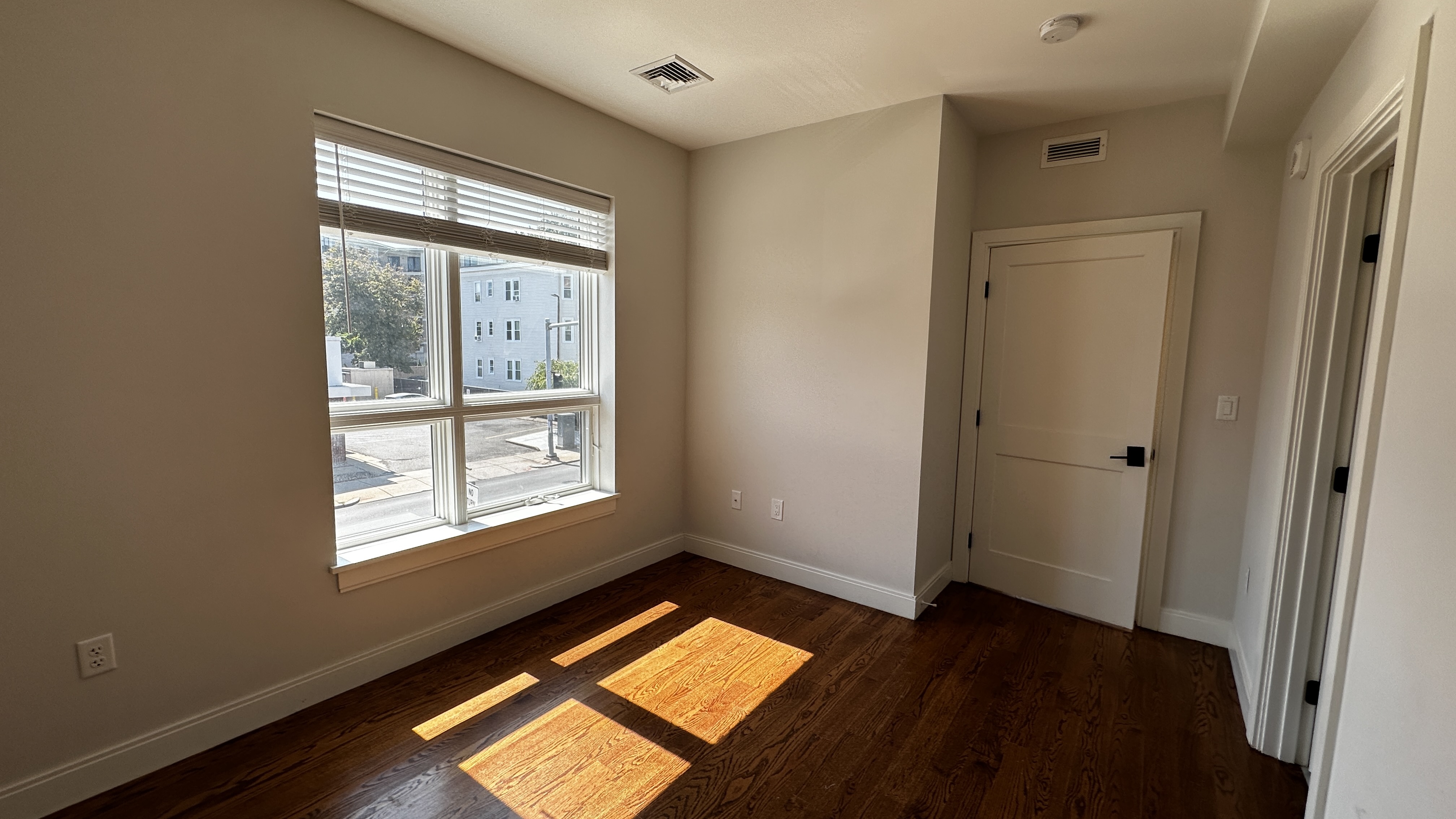 1 Everett Sq, Allston