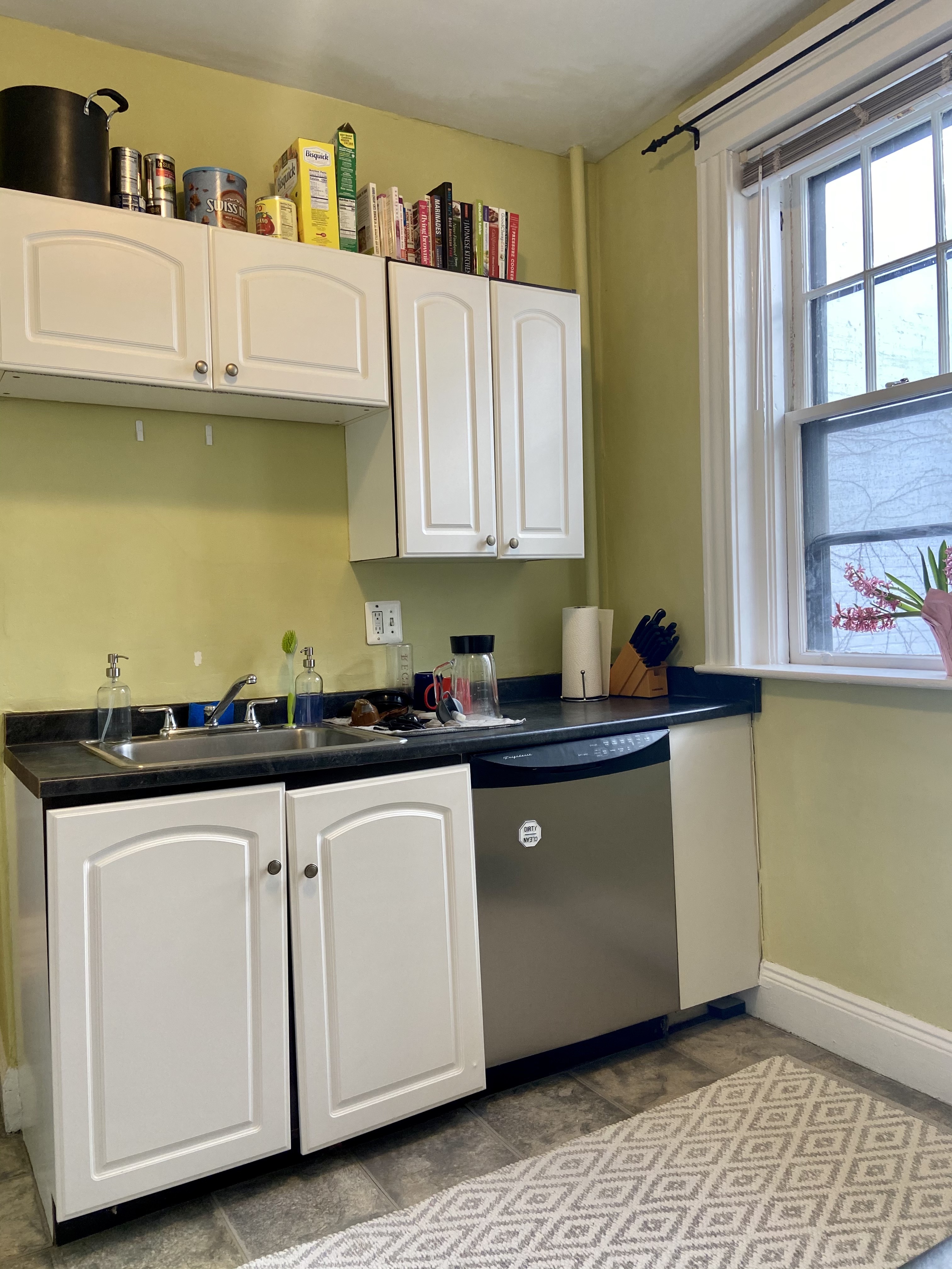 2 bed, 1 bath apartment for rent at 60 Jamaicaway Unit 1, Jamaica Plain — photo 9 of 10