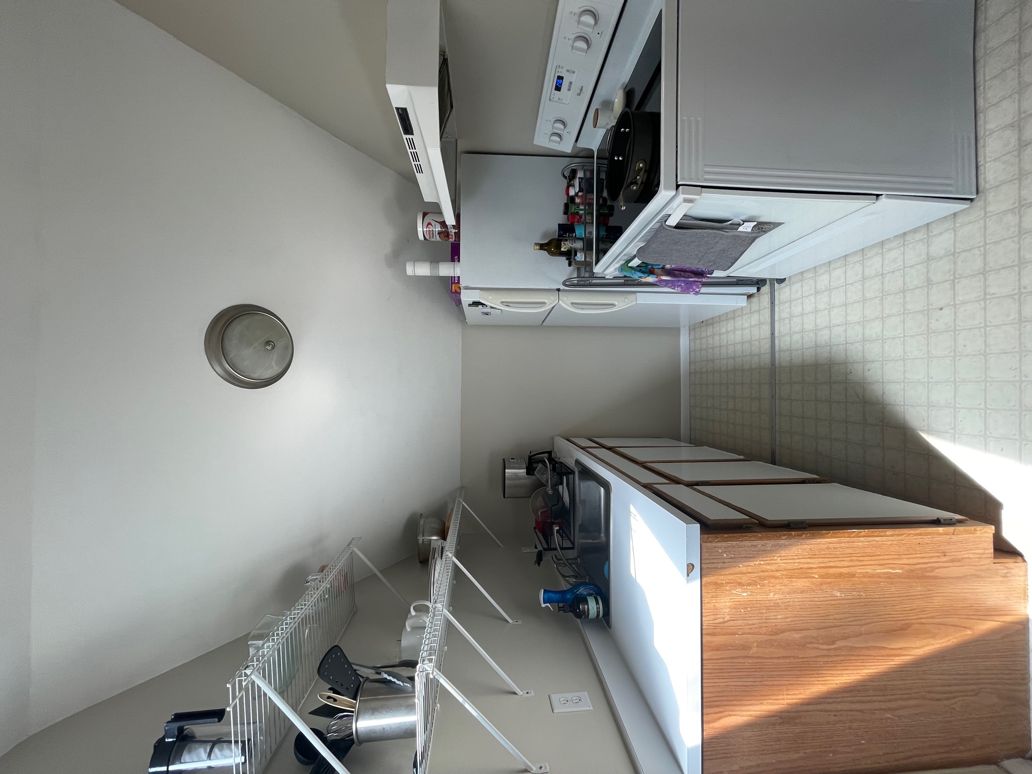 1 bed, 1 bath apartment for rent at 129 West Adams St Unit 3, Teele Square — photo 4 of 9