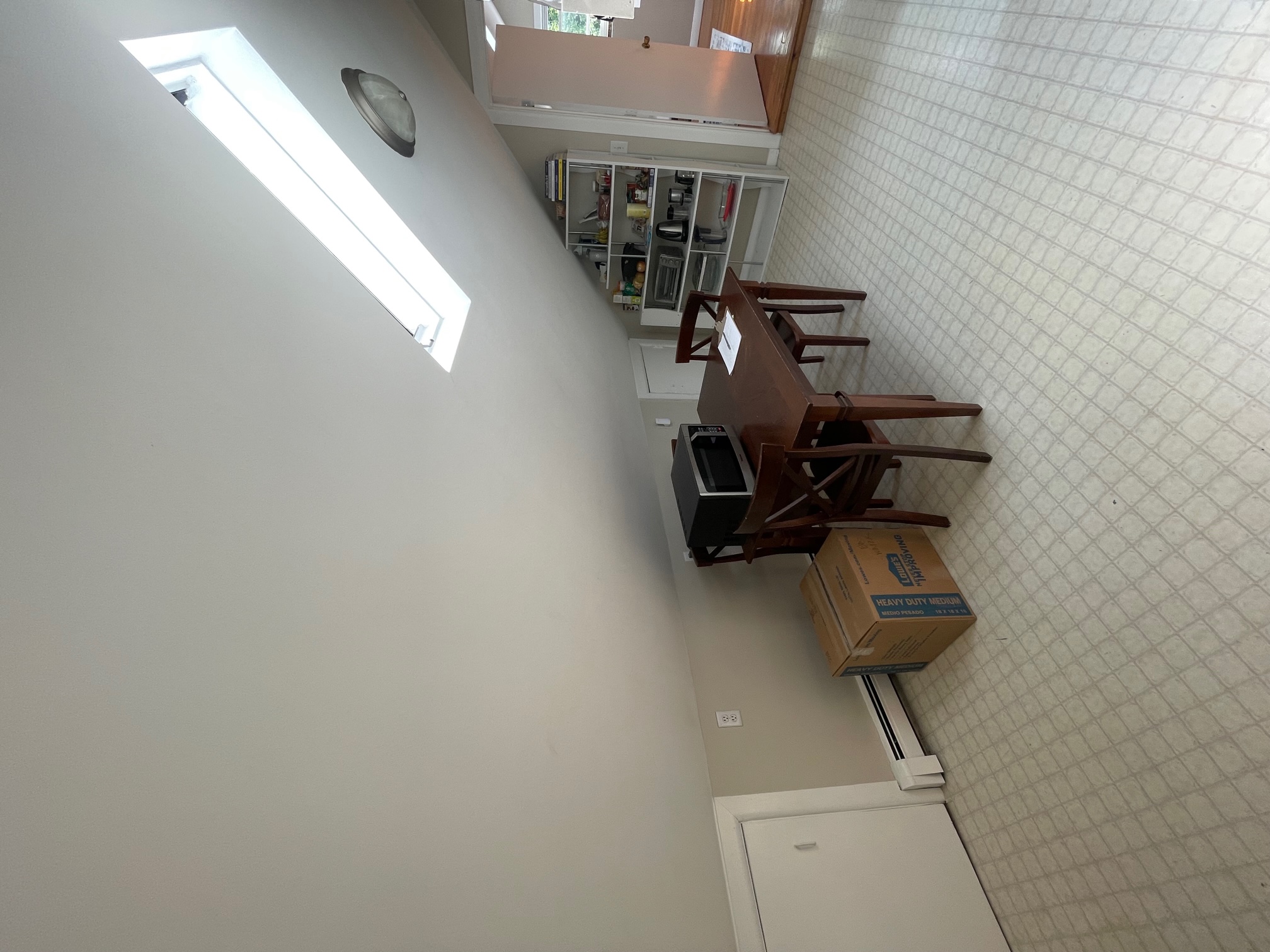 1 bed, 1 bath apartment for rent at 129 West Adams St Unit 3, Teele Square — photo 5 of 9