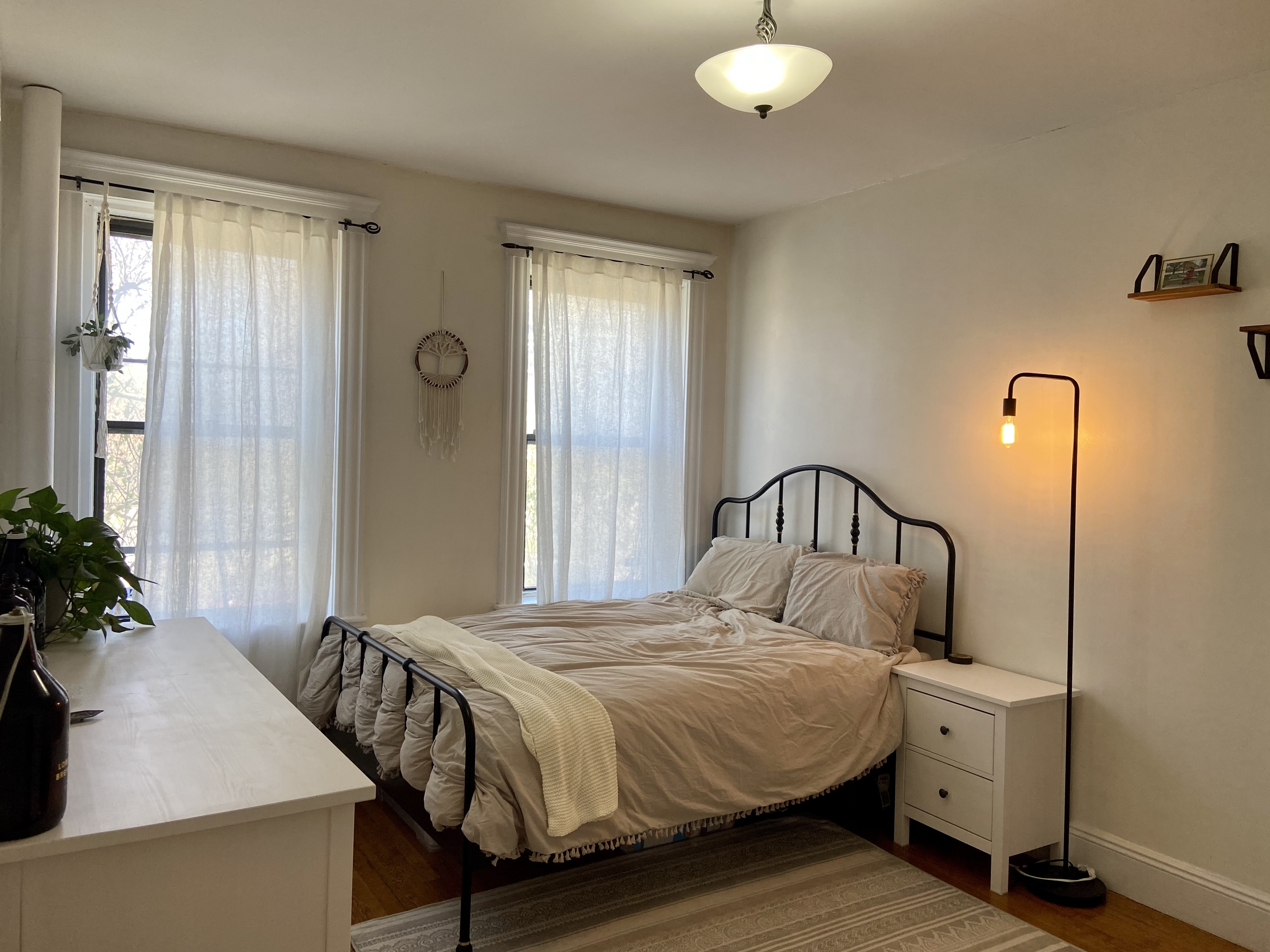 2 bed, 1 bath apartment for rent at 60 Jamaicaway Unit 1, Jamaica Plain — photo 4 of 10