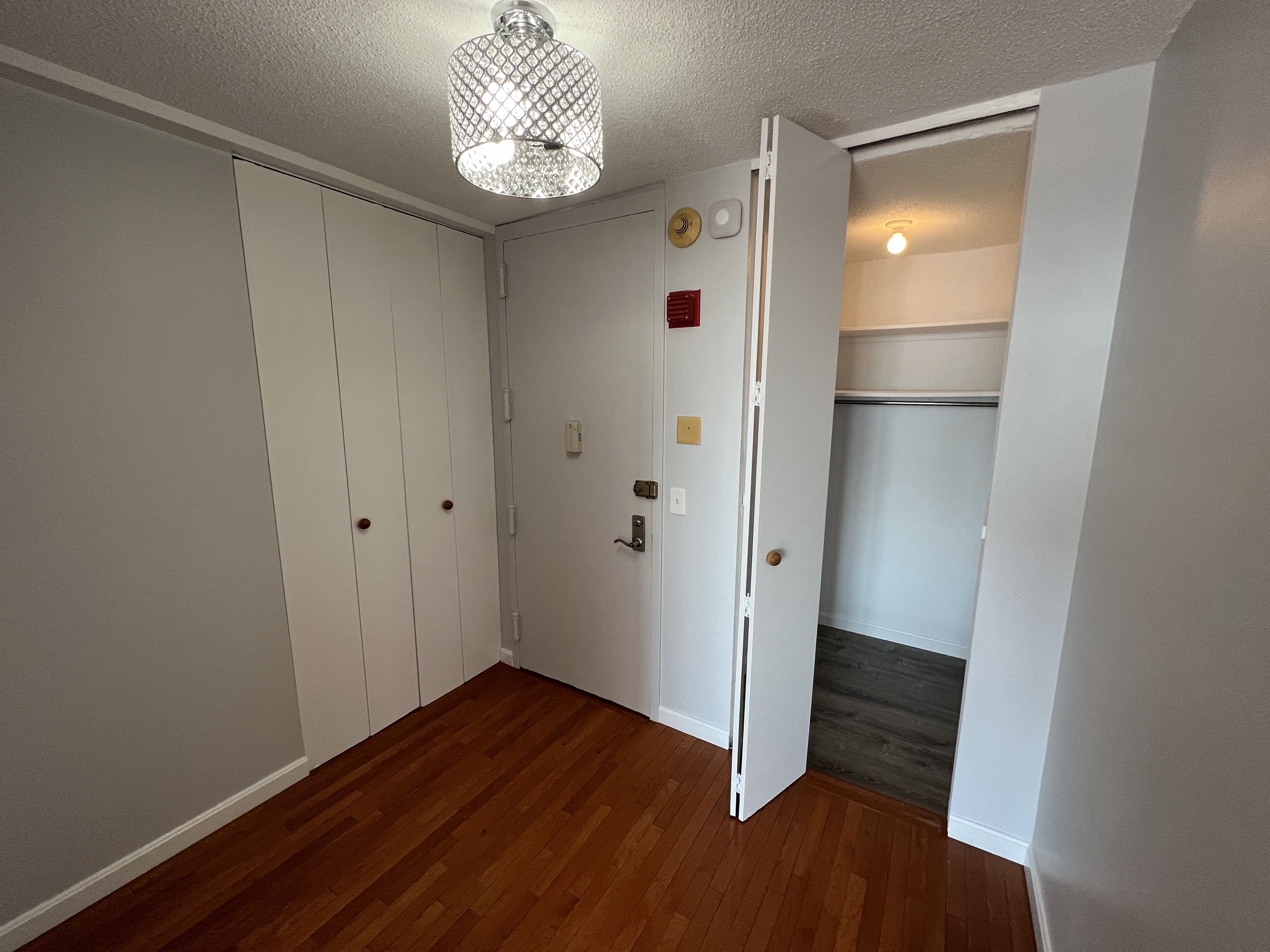 2 bed, 1 bath apartment for rent at 85 East India Row Unit 37E, Waterfront — photo 15 of 23