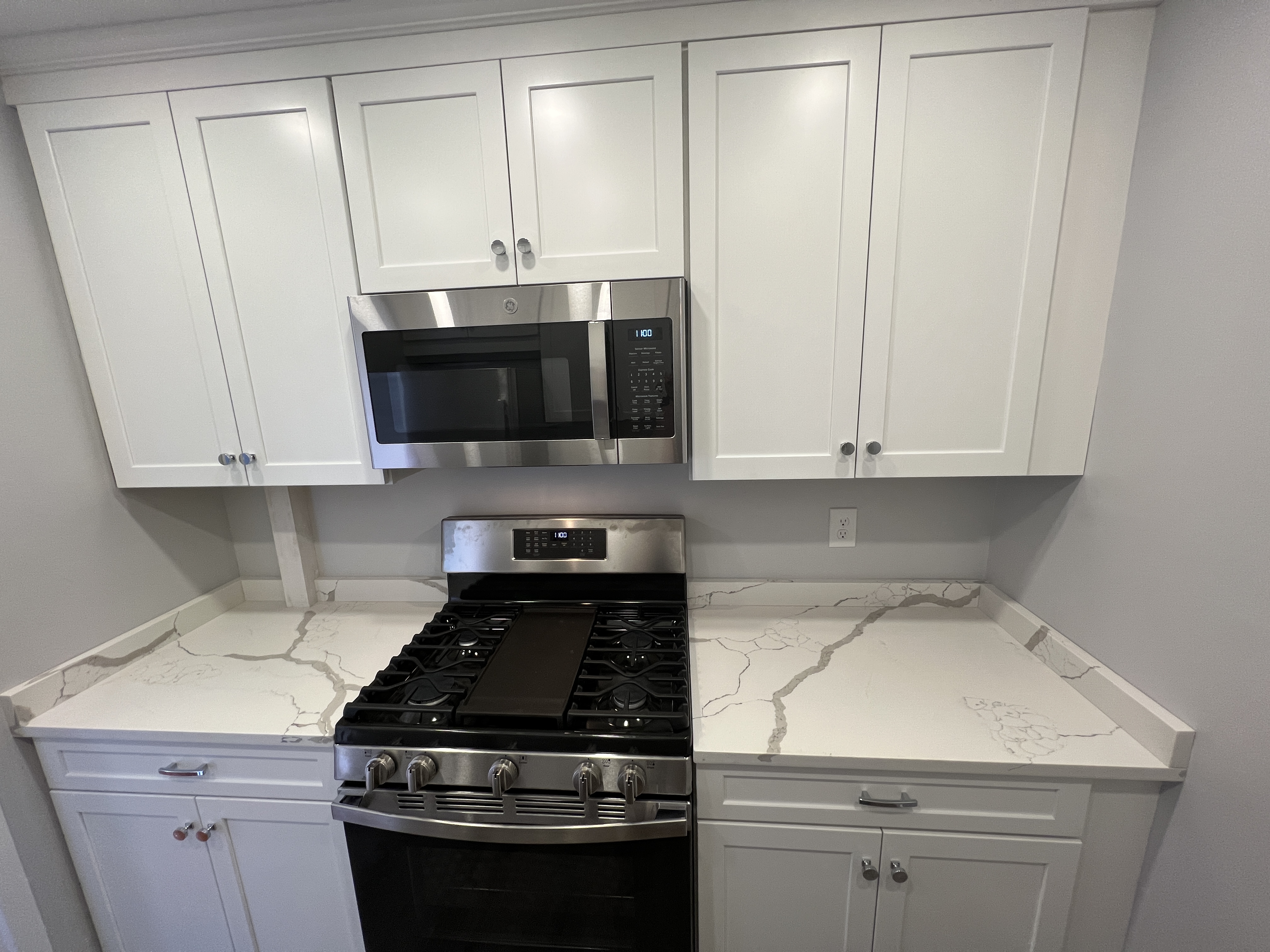 2 bed, 1 bath apartment for rent at 85 East India Row Unit 37E, Waterfront — photo 8 of 23