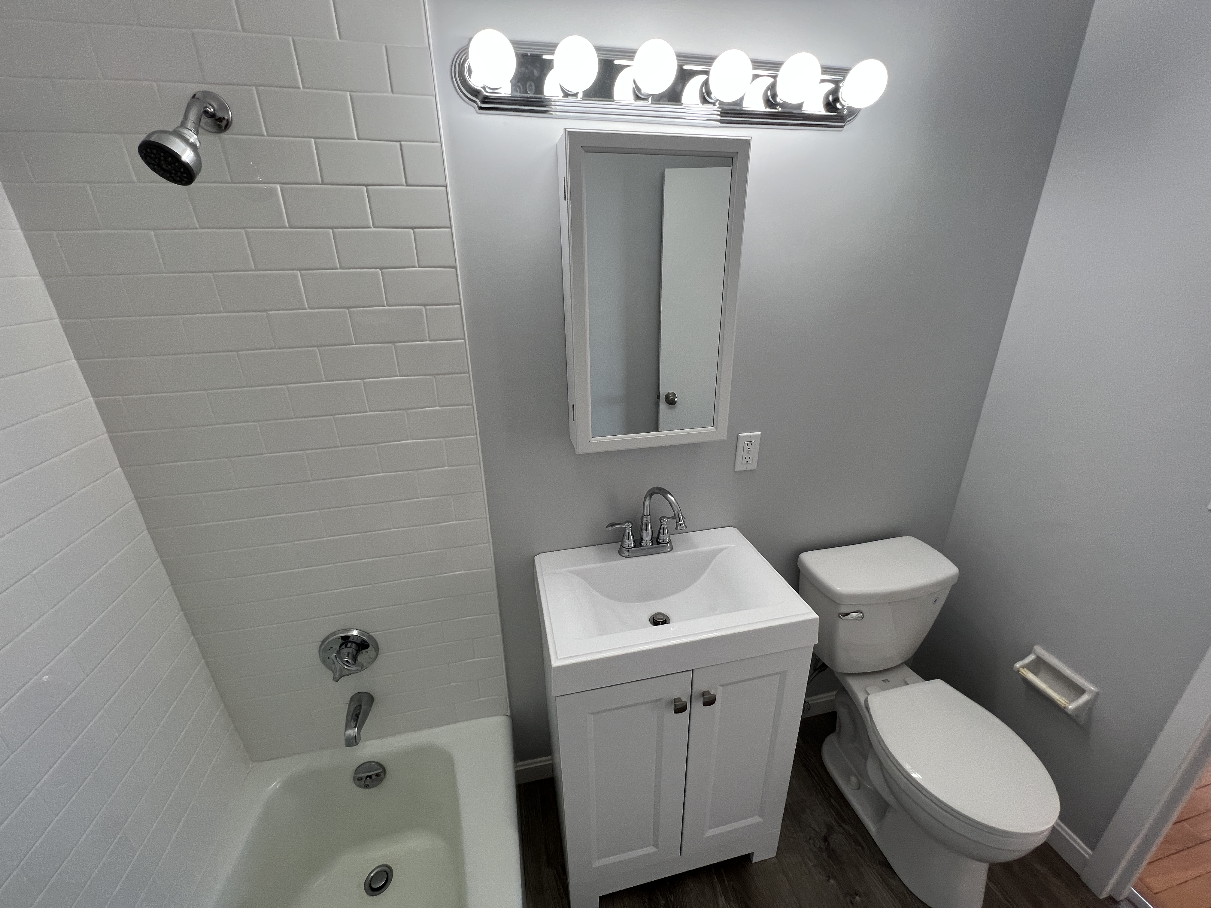2 bed, 1 bath apartment for rent at 85 East India Row Unit 37E, Waterfront — photo 12 of 23