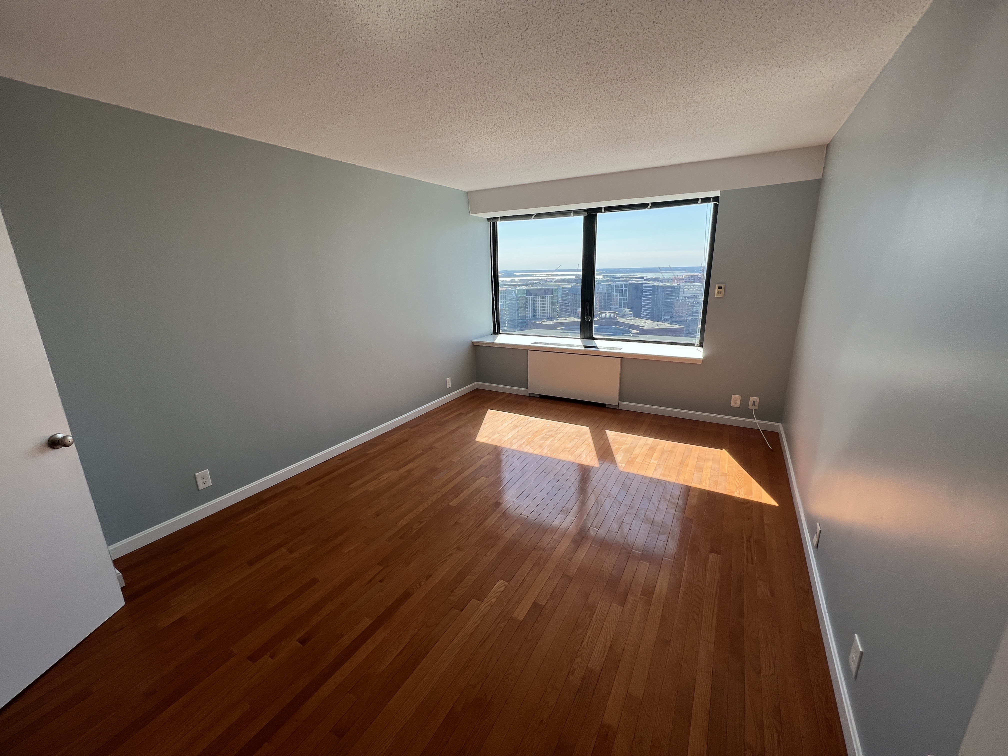 2 bed, 1 bath apartment for rent at 85 East India Row Unit 37E, Waterfront — photo 16 of 23
