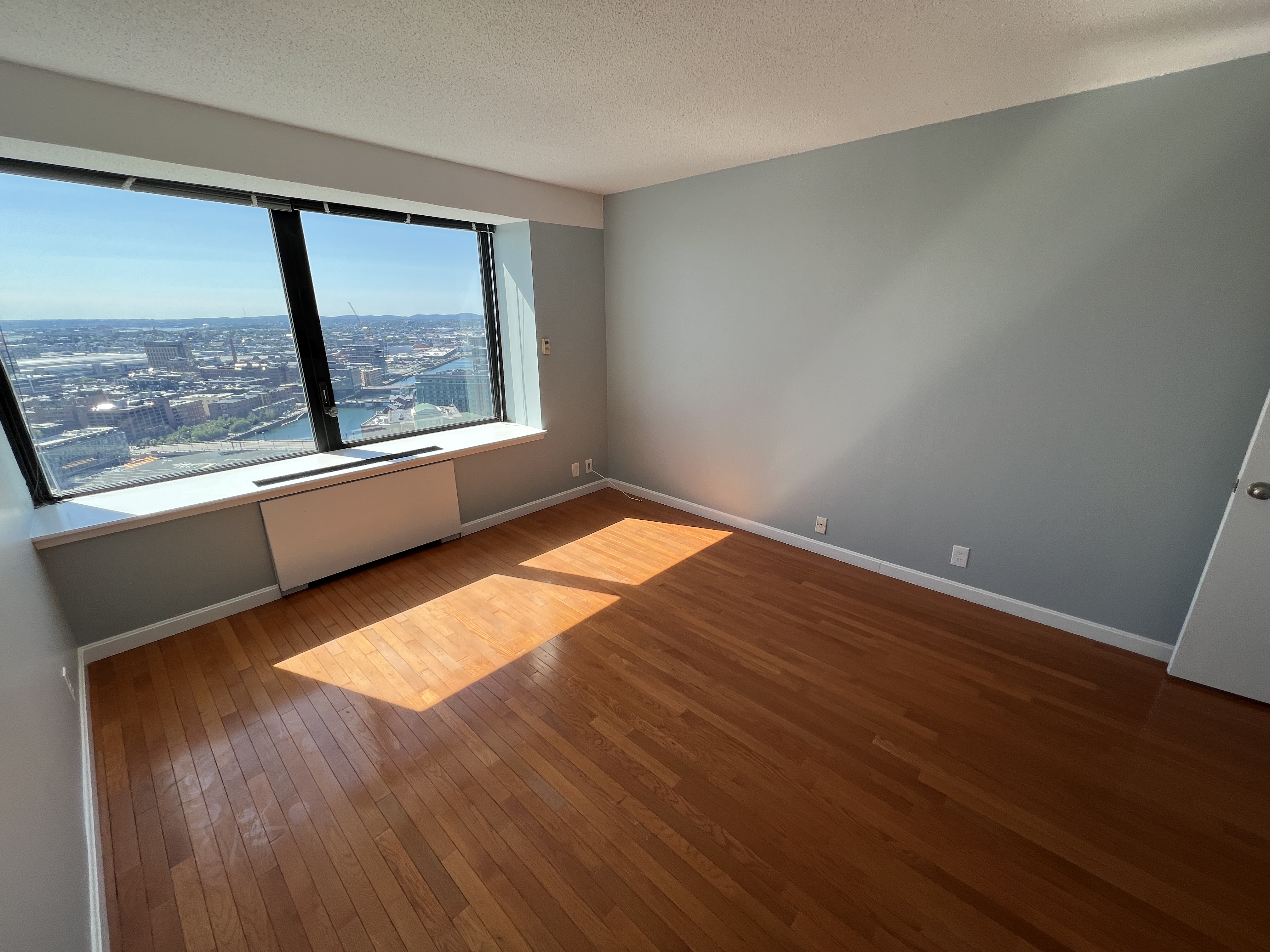 2 bed, 1 bath apartment for rent at 85 East India Row Unit 37E, Waterfront — photo 19 of 23
