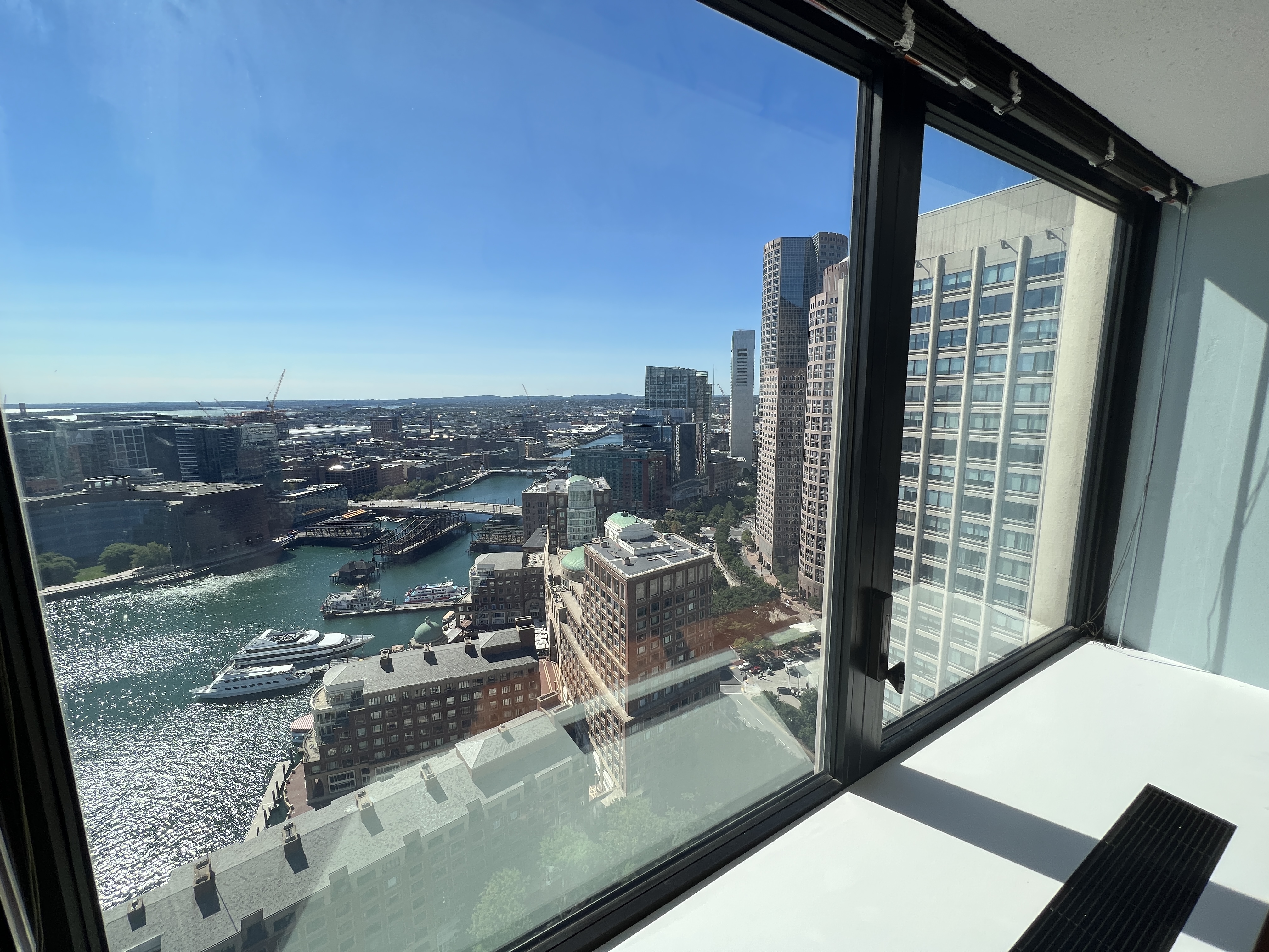2 bed, 1 bath apartment for rent at 85 East India Row Unit 37E, Waterfront — photo 2 of 23