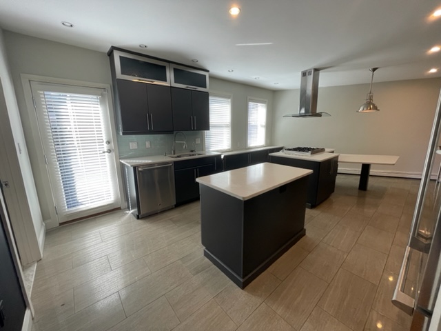 2 bed, 1.5 bath apartment for rent at 1 Fairfield Pl Unit 4, North End — photo 2 of 24