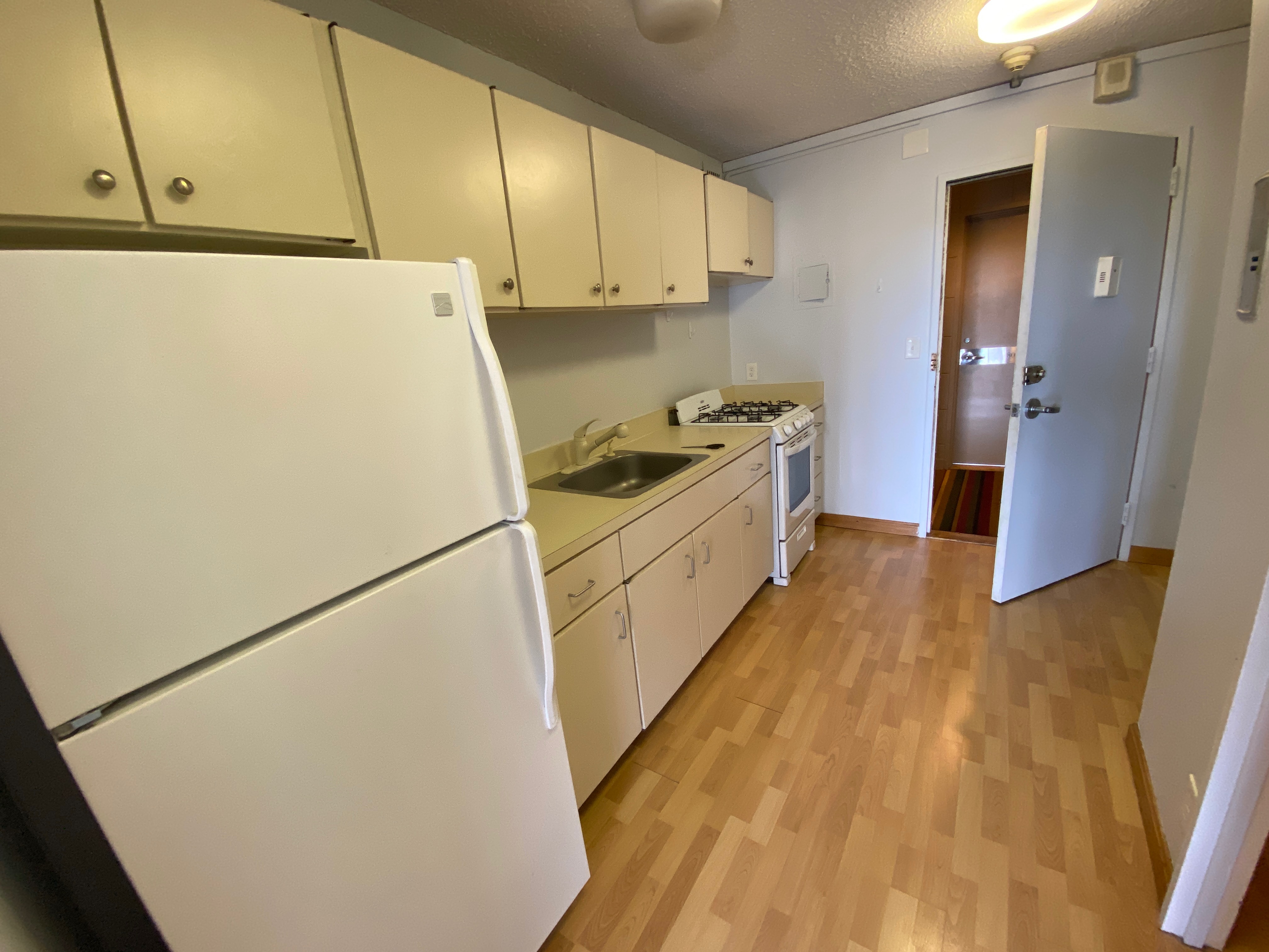 Studio bed, 1 bath apartment for rent at 44 Washington Unit 806, Brookline Village — photo 3 of 10