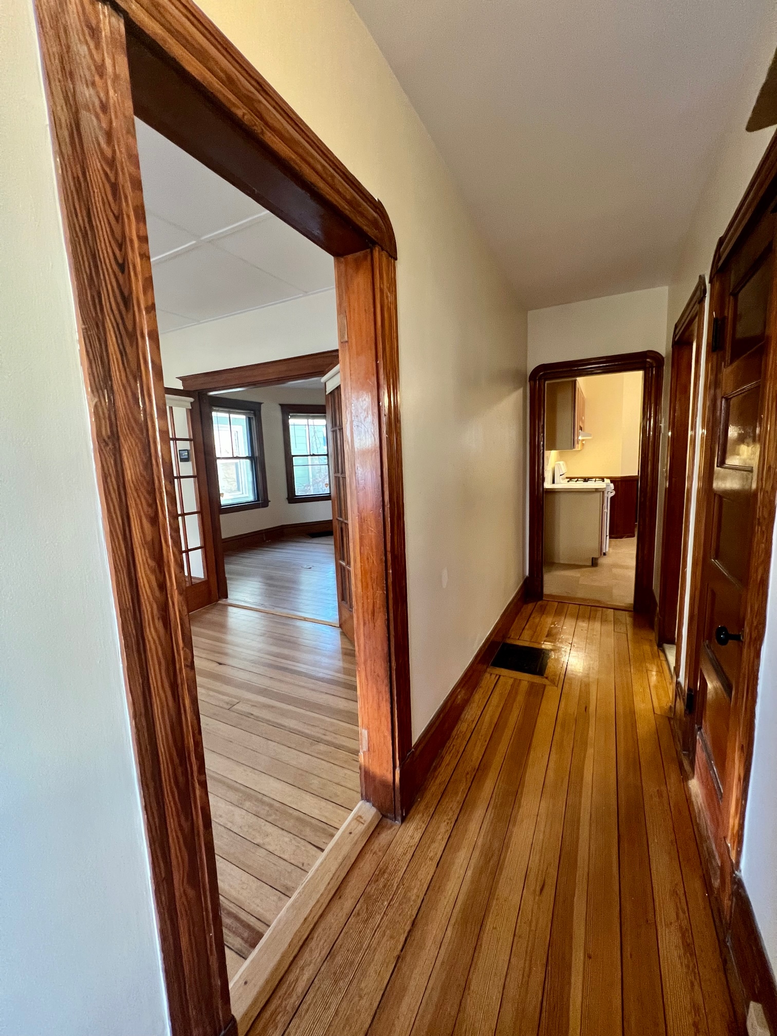 1 bed, 1 bath apartment for rent at 19 Gold Star Rd Unit 1, Porter Square — photo 4 of 12