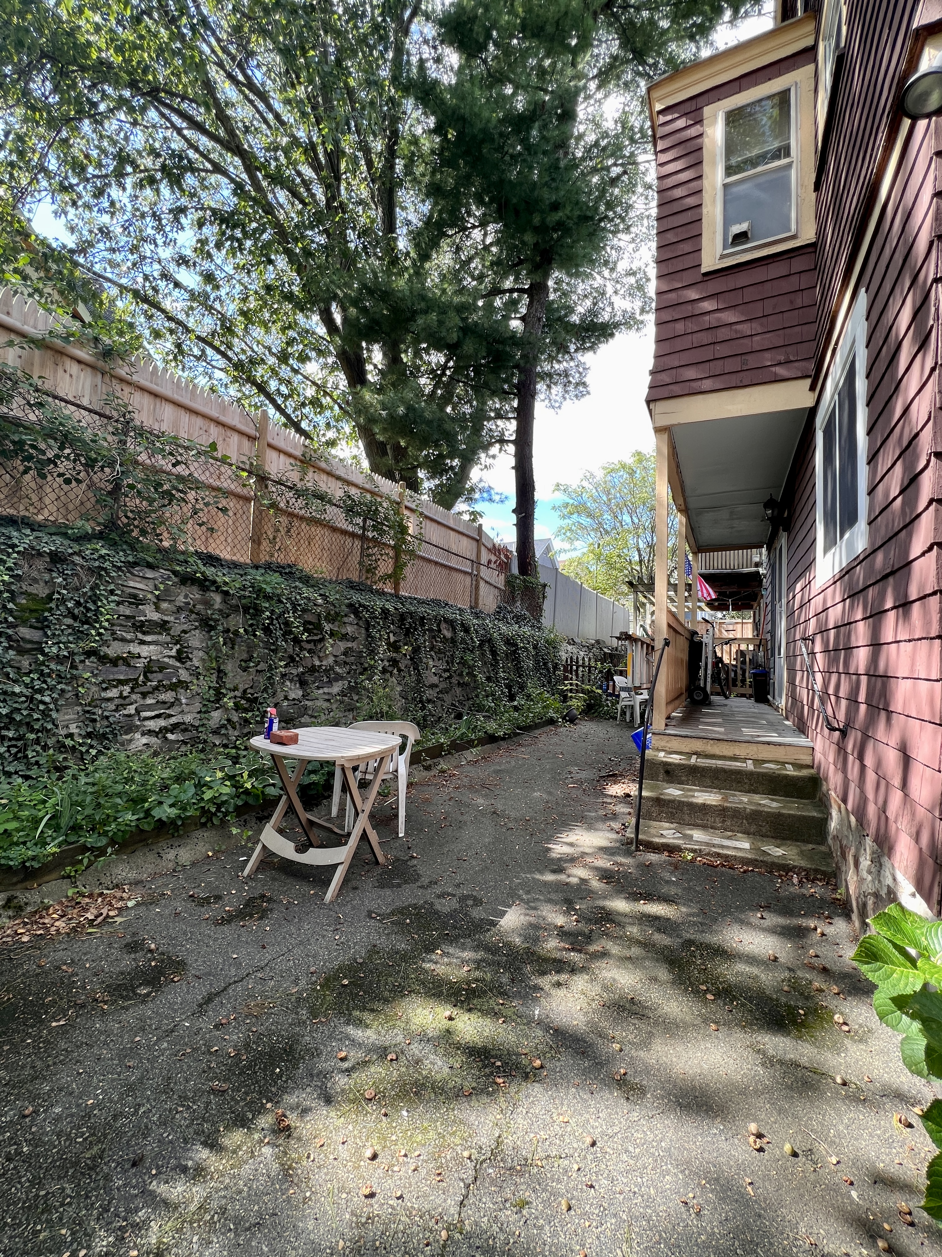 3 bed, 1 bath apartment for rent at 22 Walnut Rd Unit 22, Winter Hill — photo 1 of 8