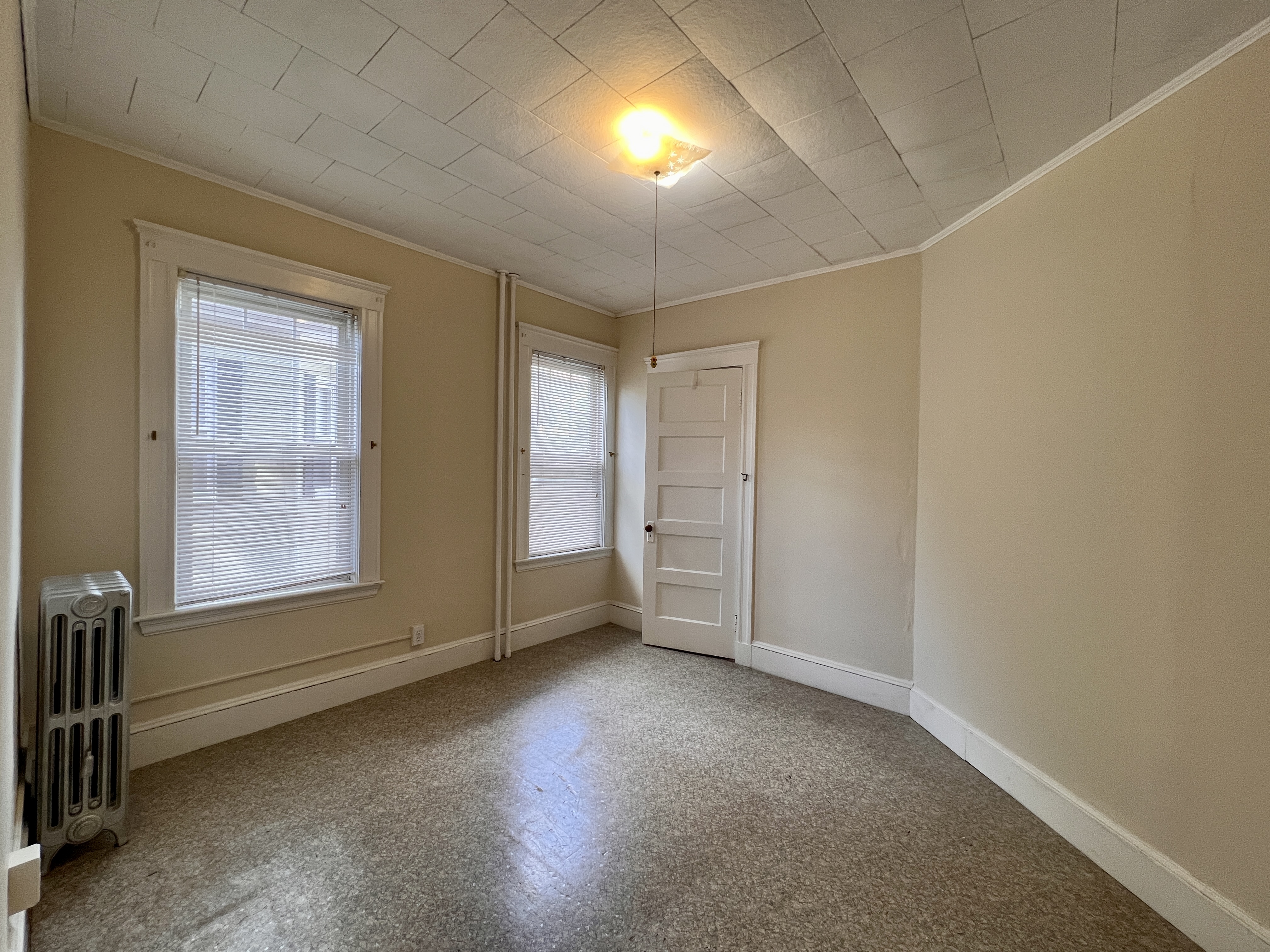 3 bed, 1 bath apartment for rent at 22 Walnut Rd Unit 22, Winter Hill — photo 8 of 8
