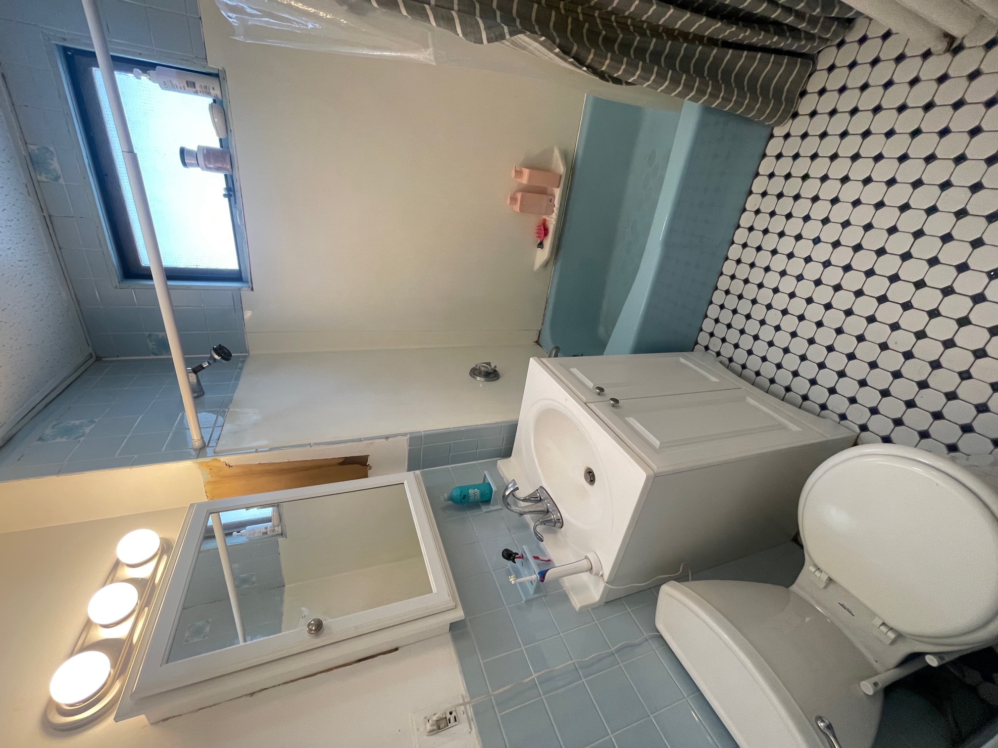 3 bed, 1 bath apartment for rent at 129 West Adams St Unit 1, Teele Square — photo 6 of 12