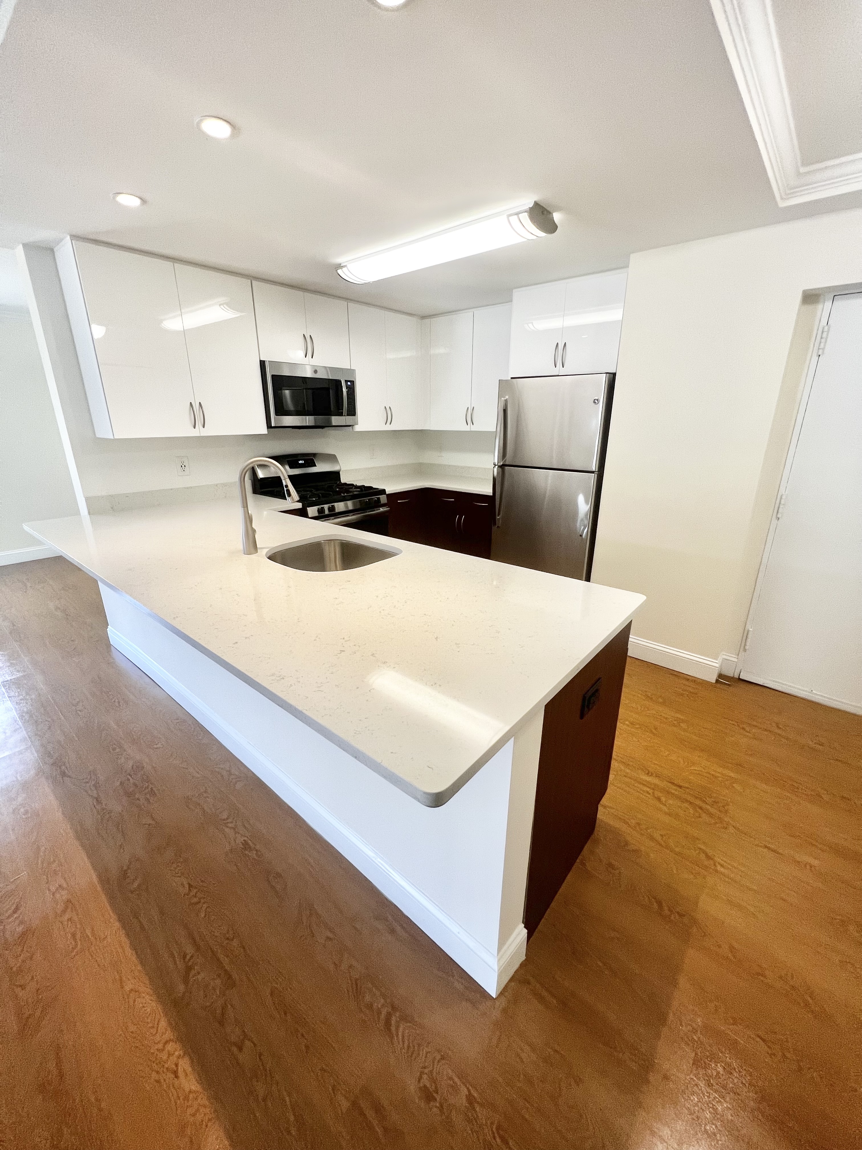 2 bed, 2 bath apartment for rent at 1500 Worcester Rd Unit 2, Framingham — photo 2 of 13