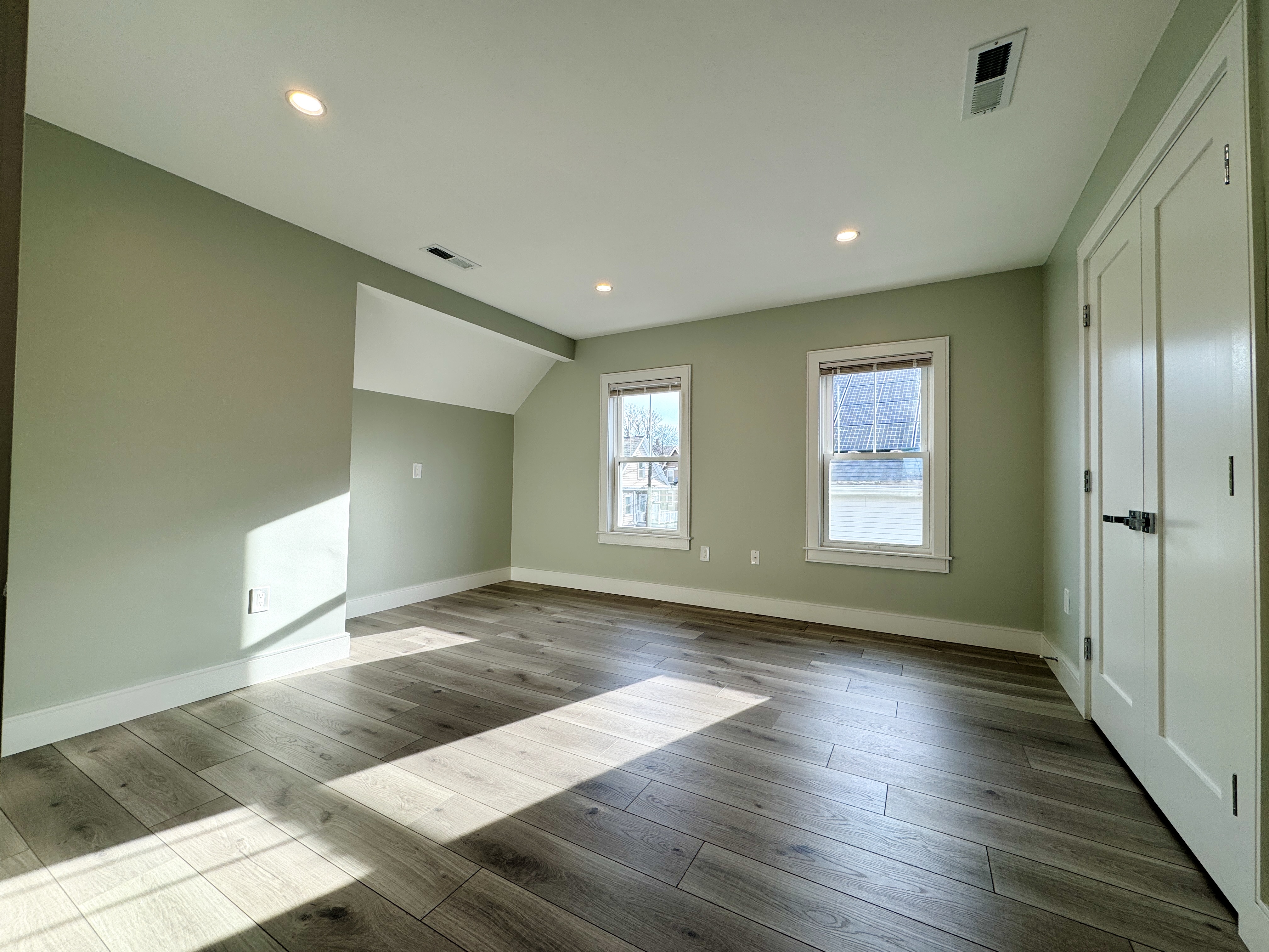 5 bed, 2.5 bath apartment for rent at 3 Gould Ave Unit 2, Malden — photo 19 of 22
