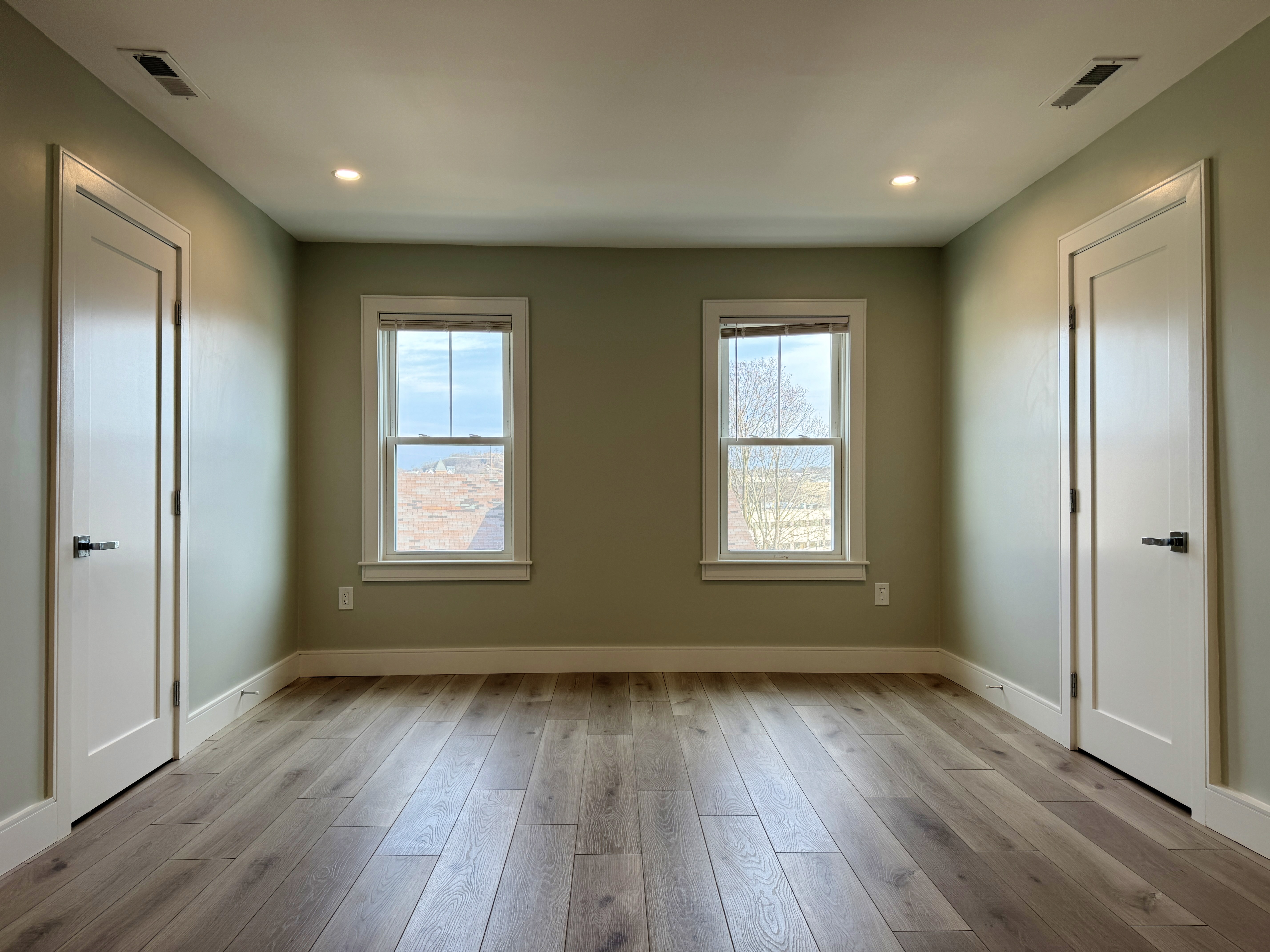 5 bed, 2.5 bath apartment for rent at 3 Gould Ave Unit 2, Malden — photo 18 of 22