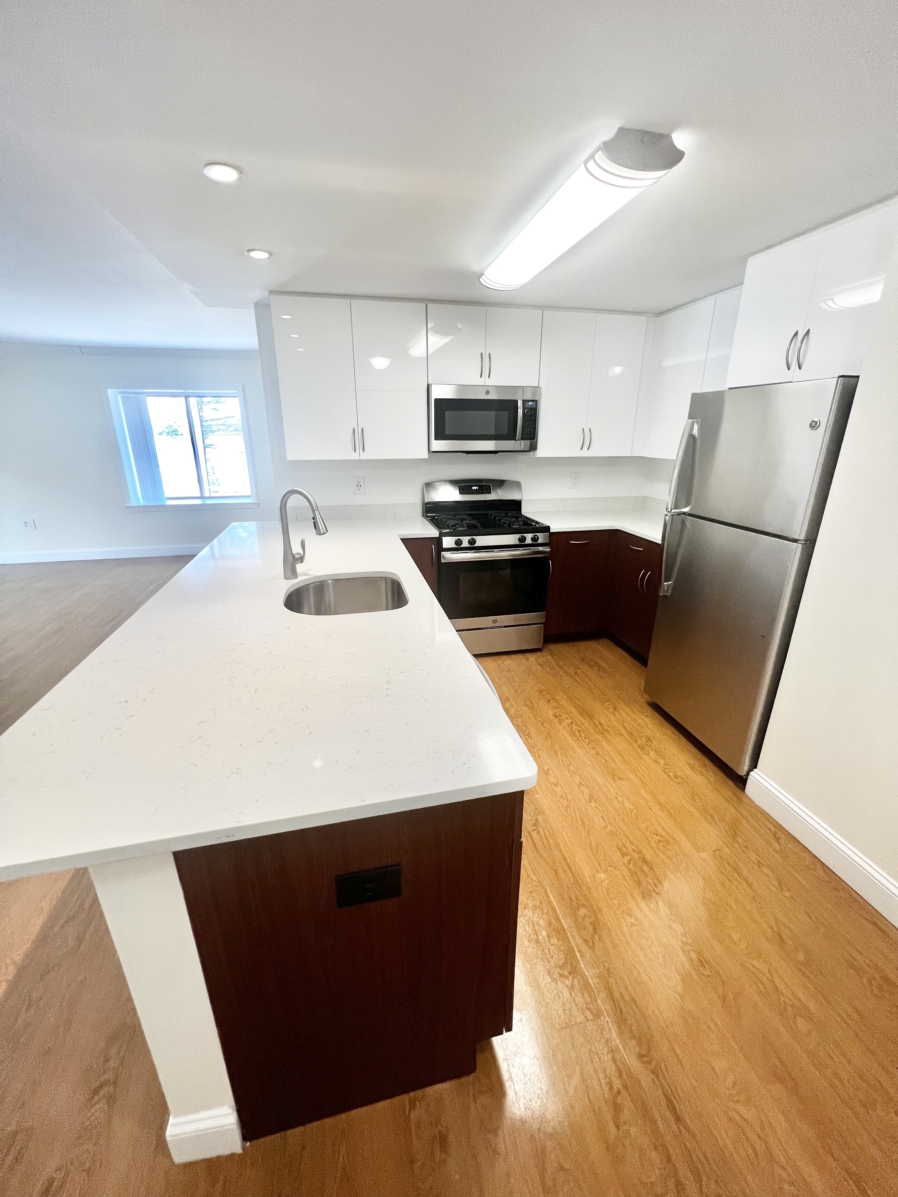 2 bed, 2 bath apartment for rent at 1500 Worcester Rd Unit 2, Framingham — photo 1 of 13