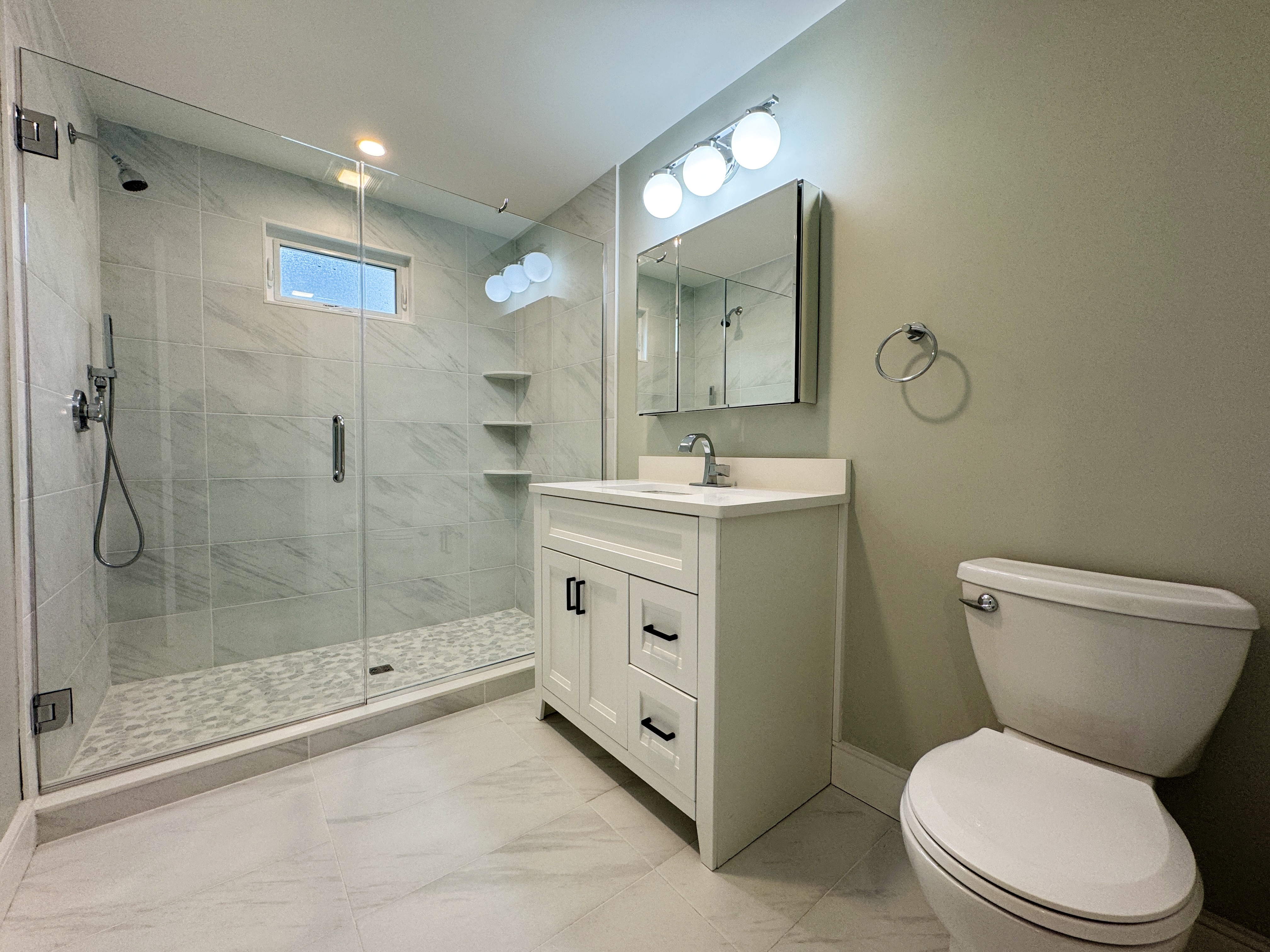 5 bed, 2.5 bath apartment for rent at 3 Gould Ave Unit 2, Malden — photo 9 of 22