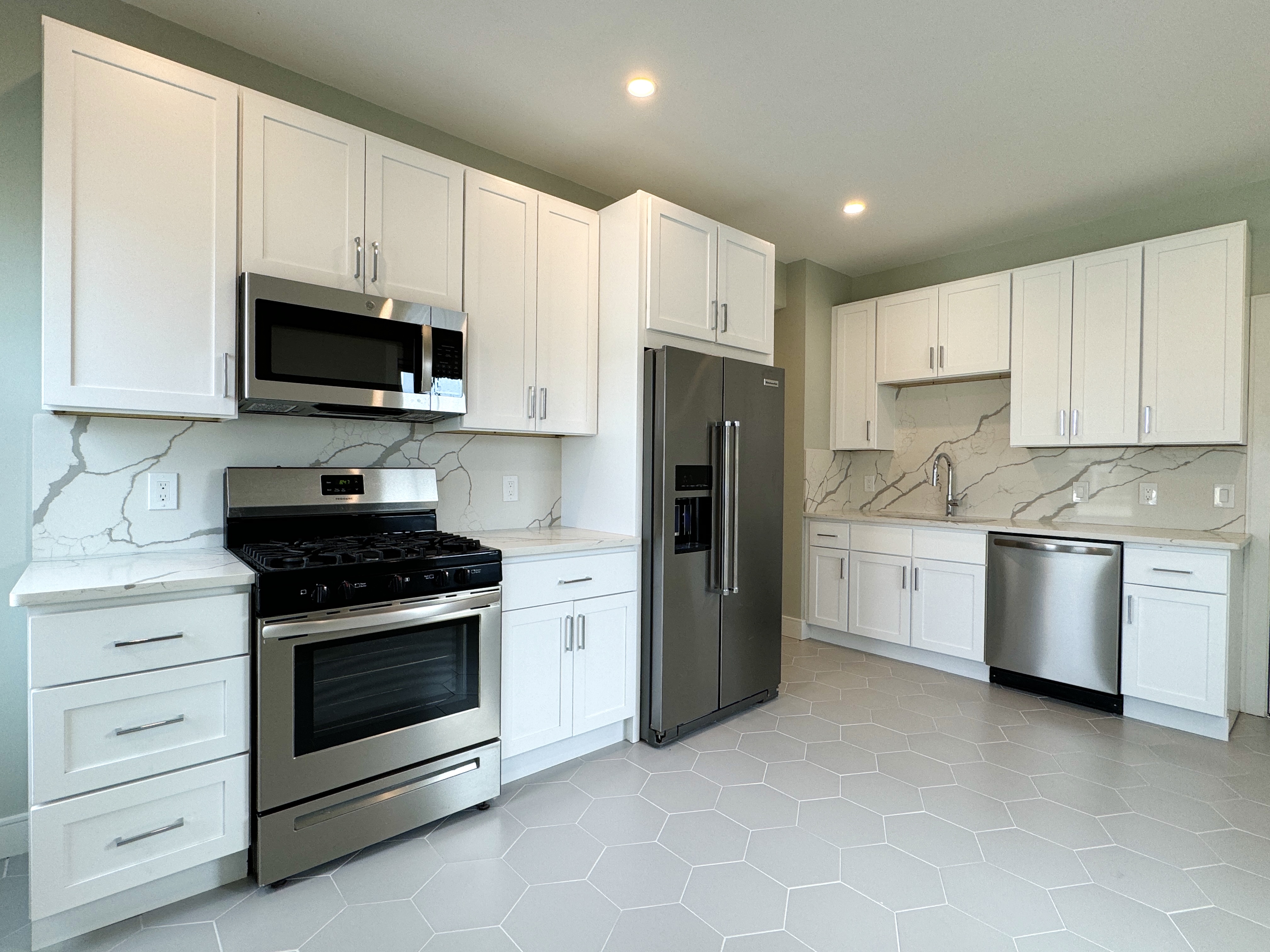 5 bed, 2.5 bath apartment for rent at 3 Gould Ave Unit 2, Malden — photo 4 of 22