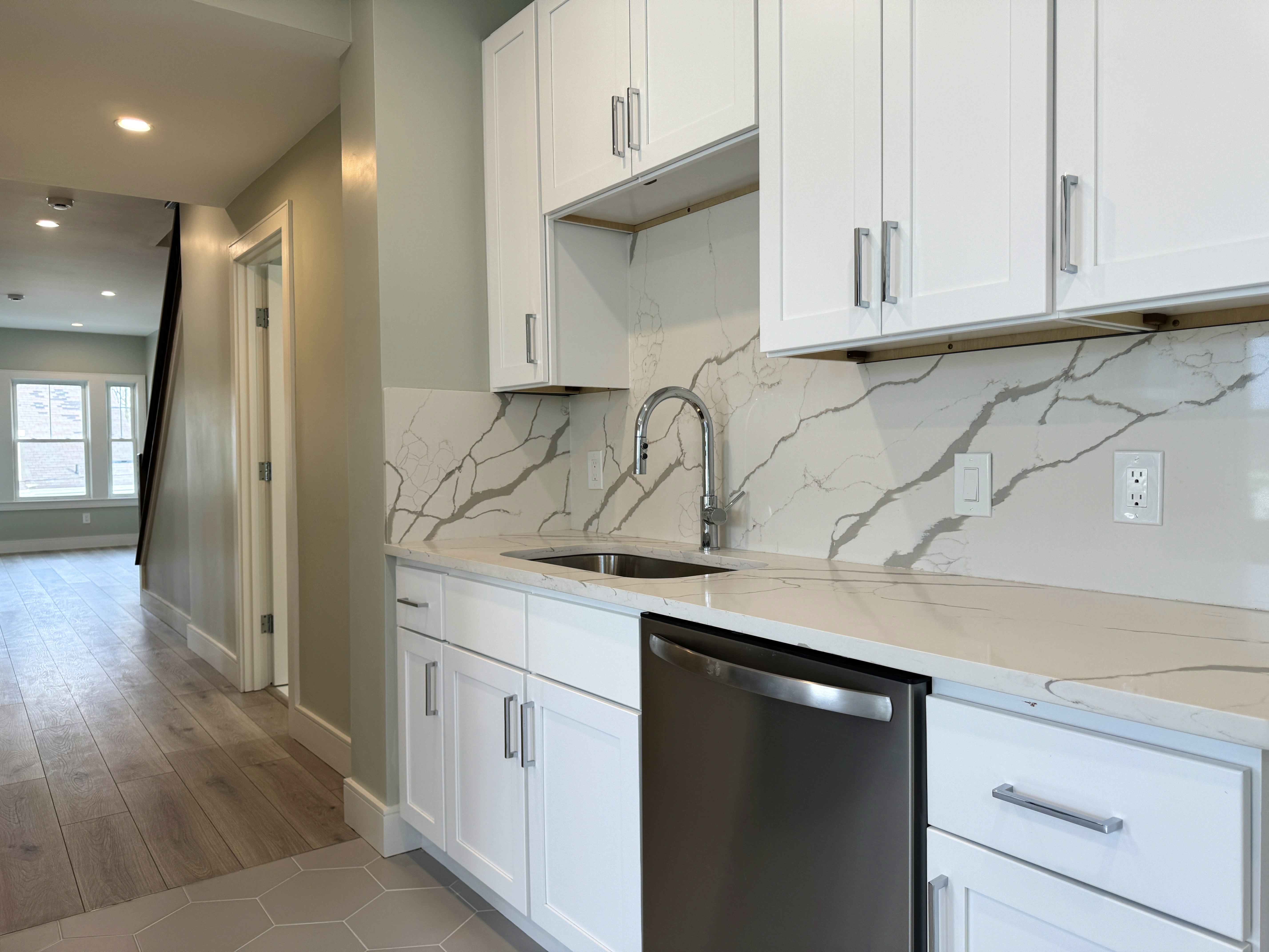 5 bed, 2.5 bath apartment for rent at 3 Gould Ave Unit 2, Malden — photo 3 of 22