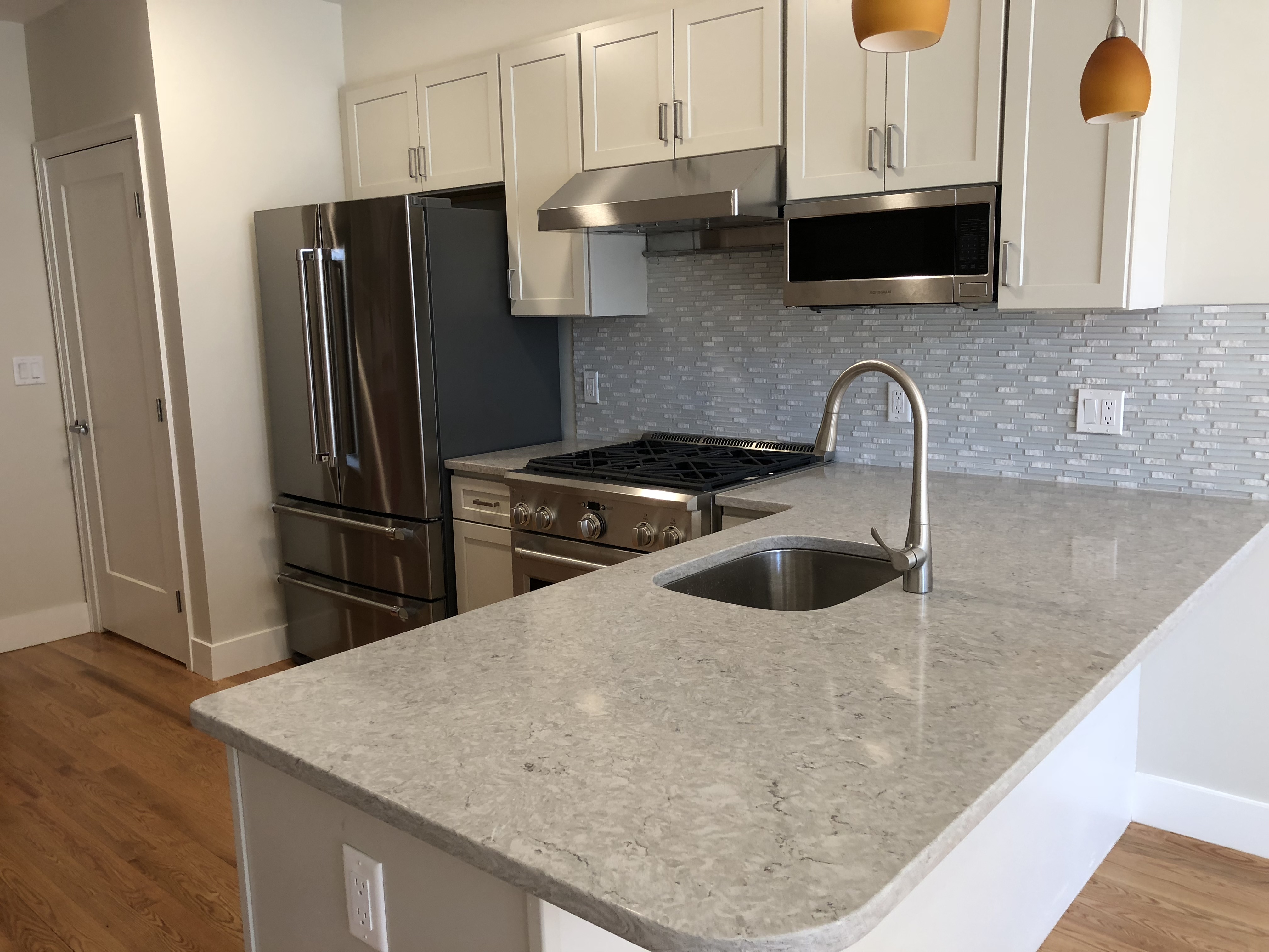 3 bed, 2 bath apartment for rent at 719 Boylston St Unit 201, Back Bay — photo 4 of 10