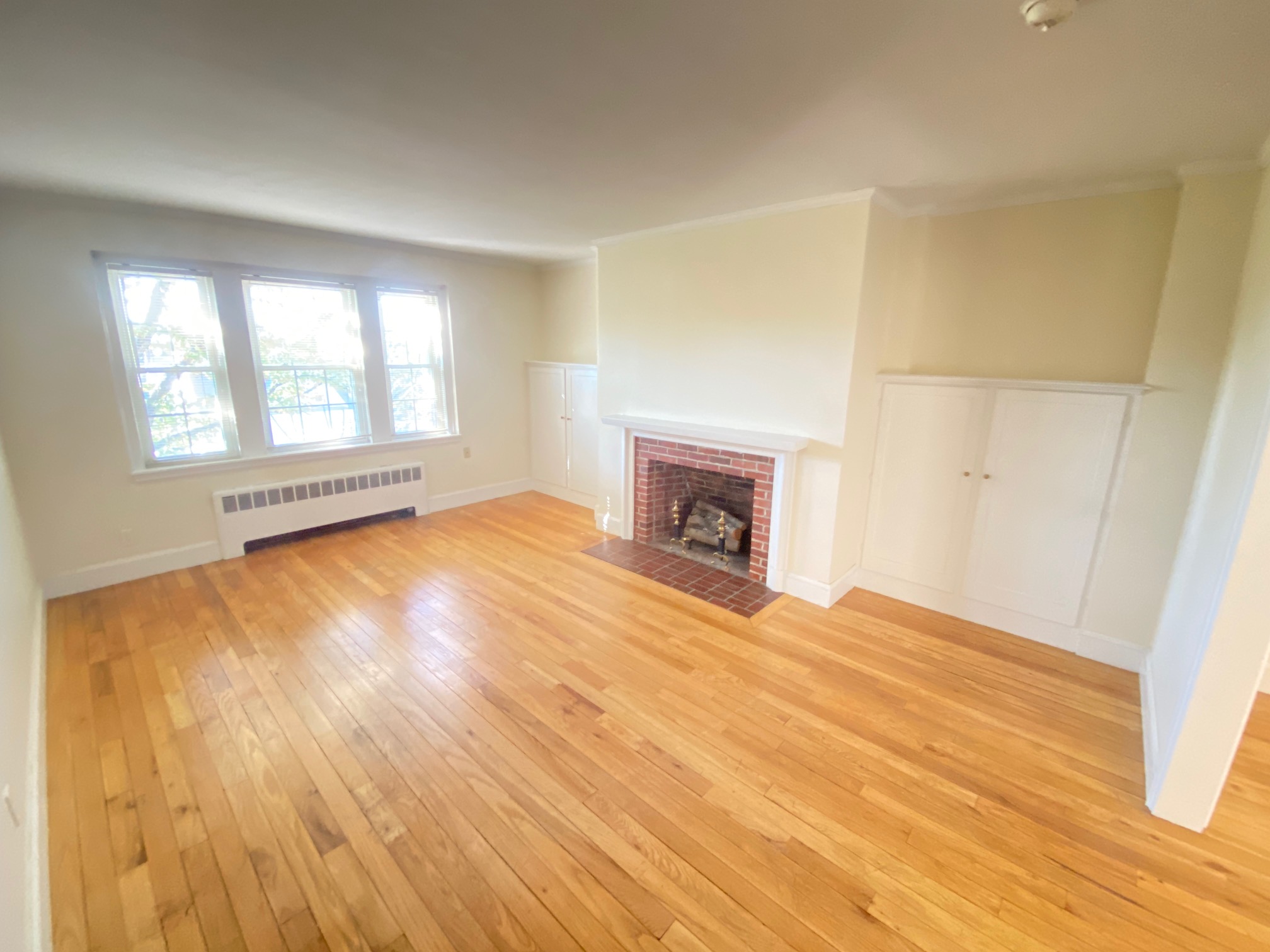 1 bed, 1 bath apartment for rent at 550 Belmont St Unit 1, Watertown — photo 3 of 6