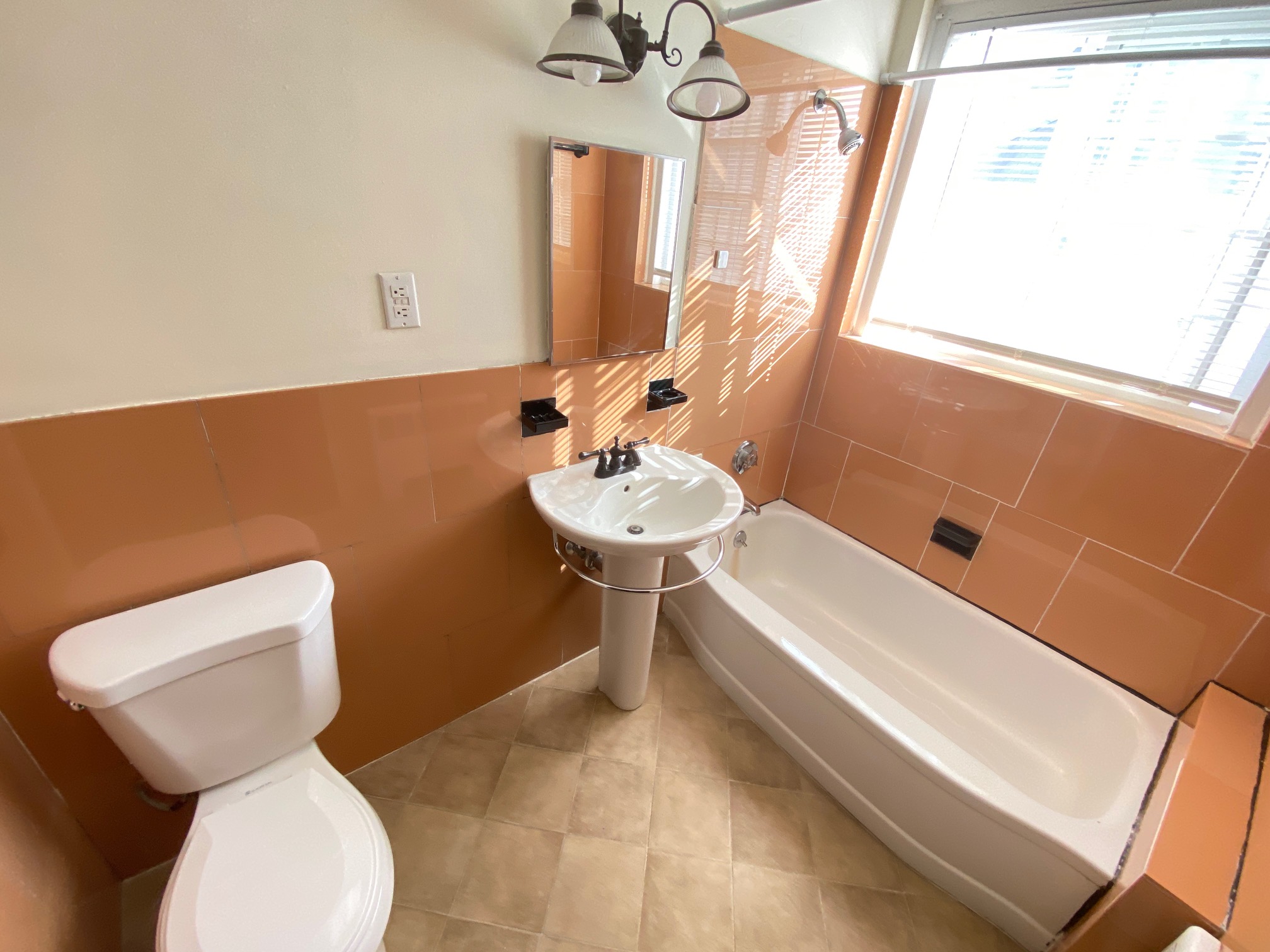 1 bed, 1 bath apartment for rent at 550 Belmont St Unit 1, Watertown — photo 5 of 6