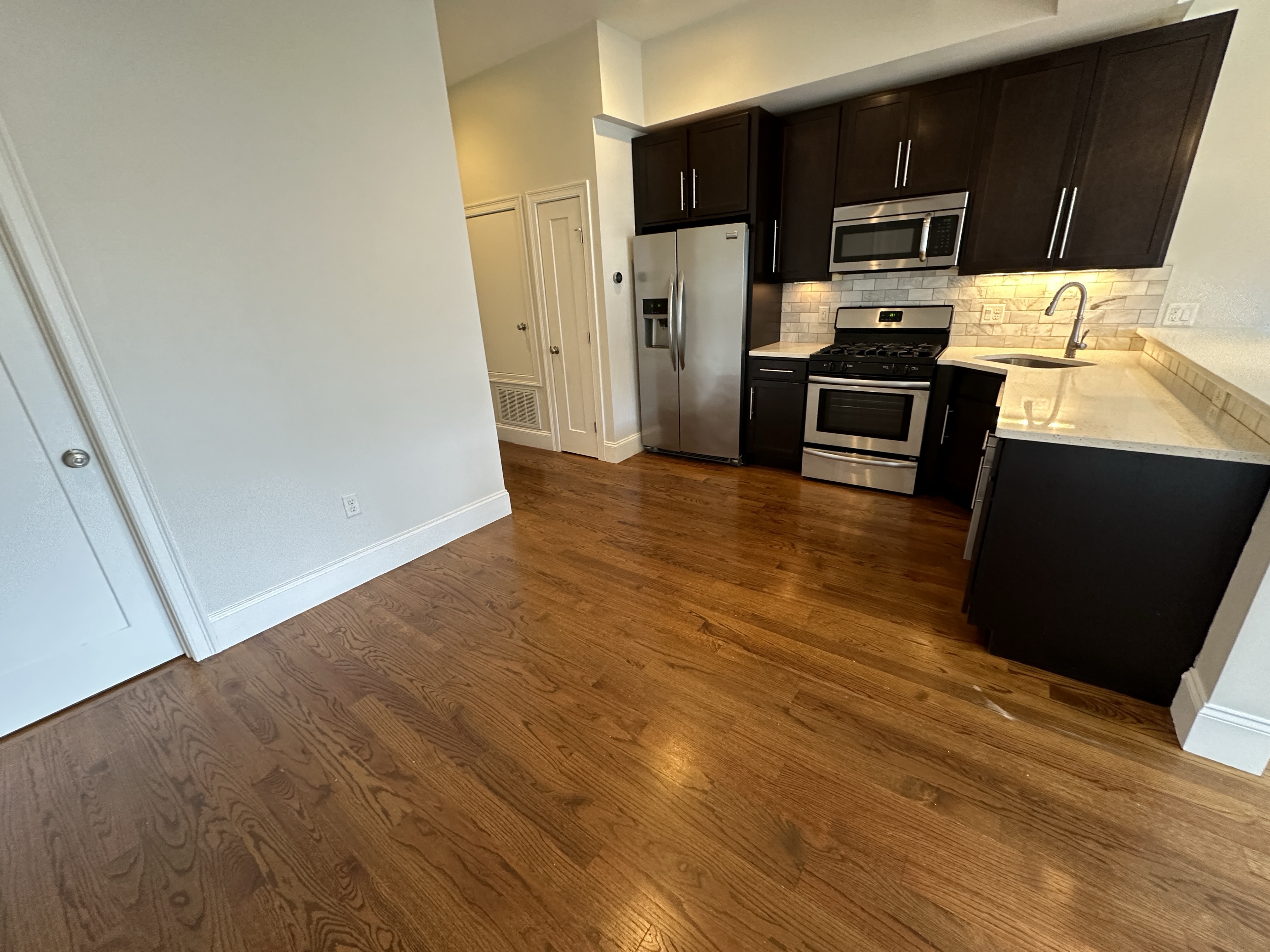 2 bed, 1 bath apartment for rent at 339 D St Unit 023, South Boston — photo 5 of 33