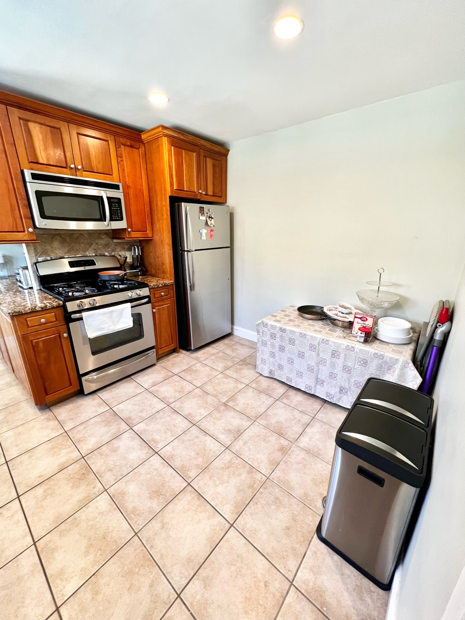 3 bed, 2 bath apartment for rent at 41 Blenford Rd Unit 2, Brighton — photo 3 of 36