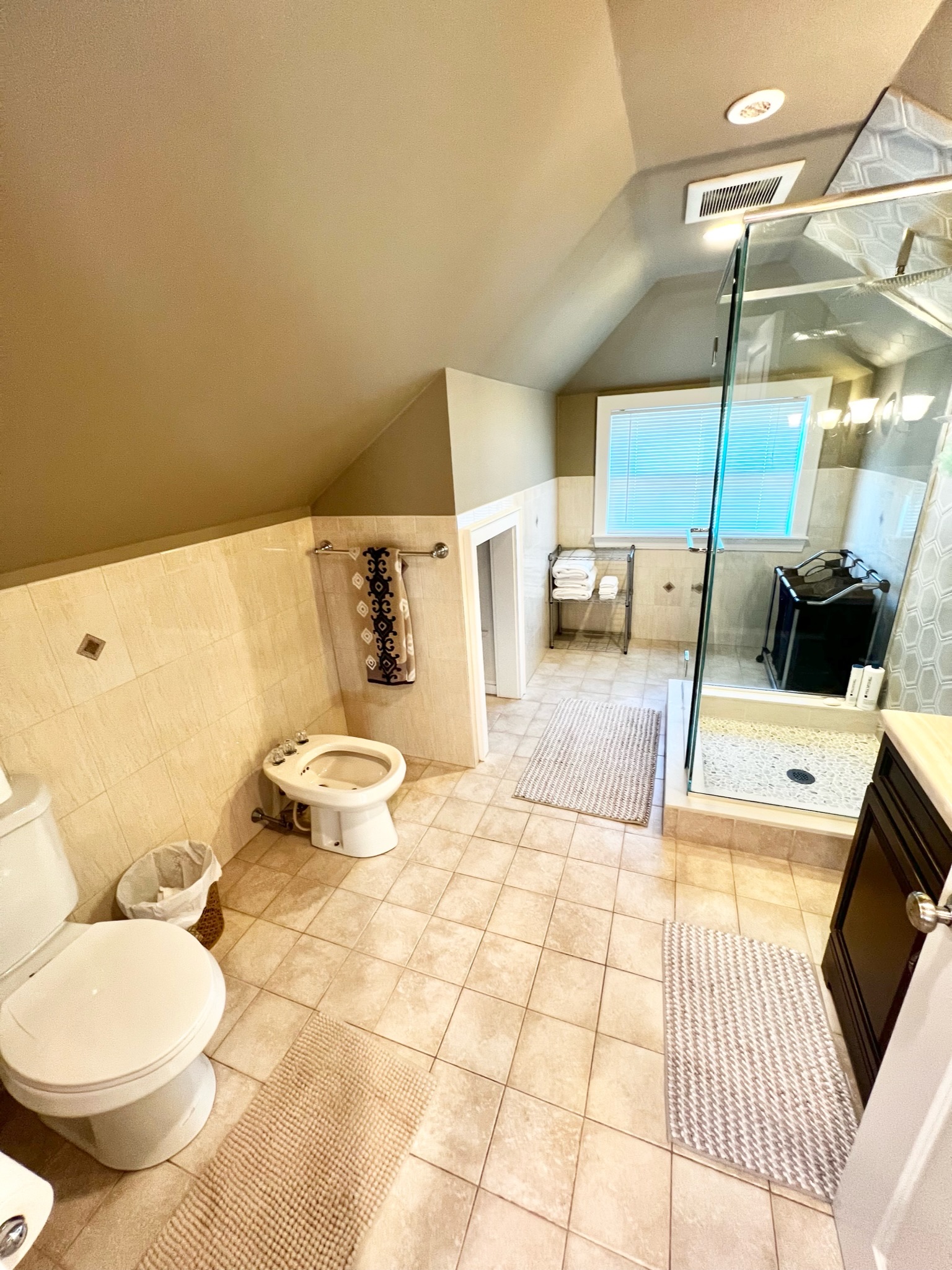 3 bed, 2 bath apartment for rent at 41 Blenford Rd Unit 2, Brighton — photo 11 of 36