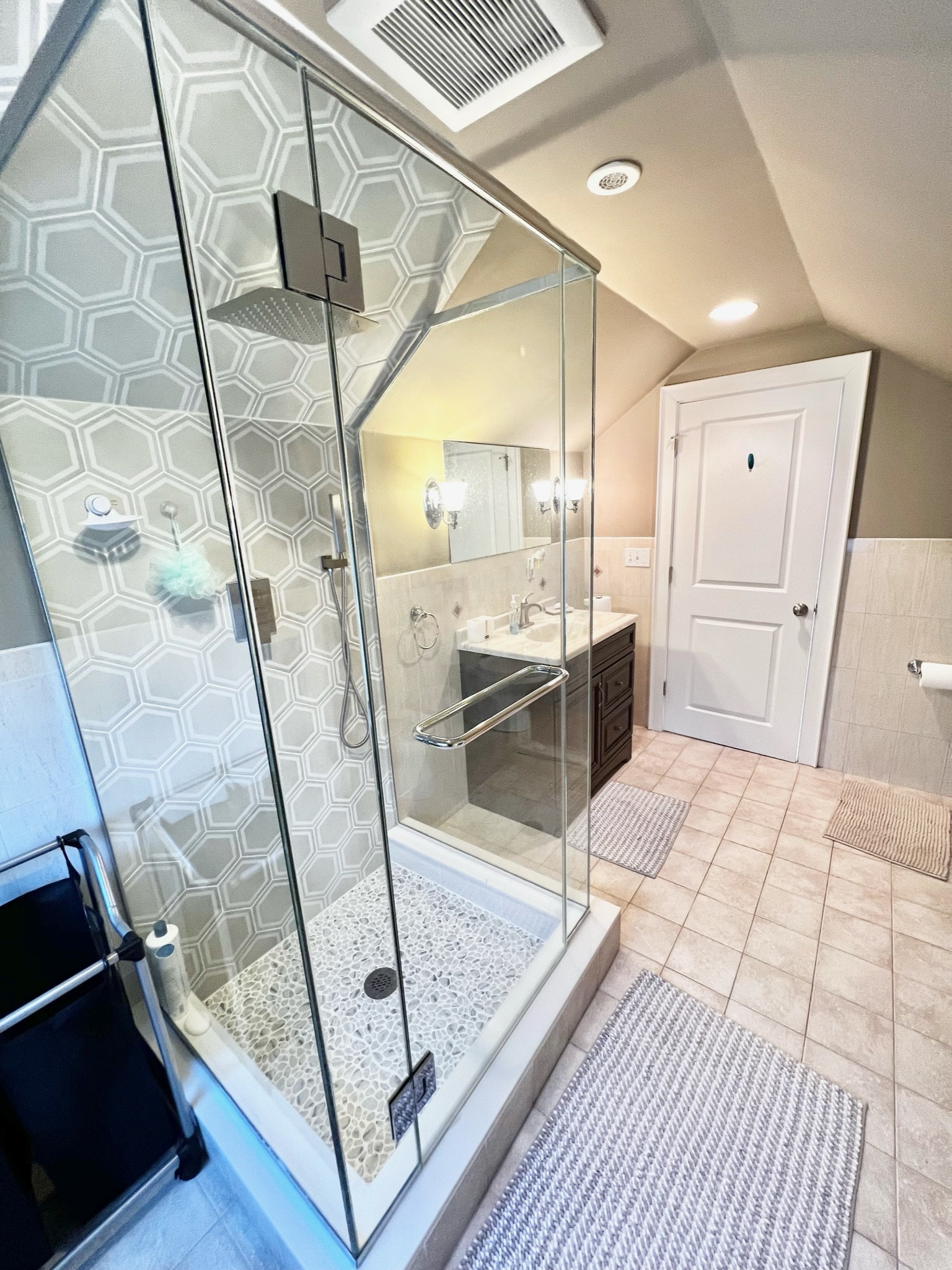 3 bed, 2 bath apartment for rent at 41 Blenford Rd Unit 2, Brighton — photo 9 of 36
