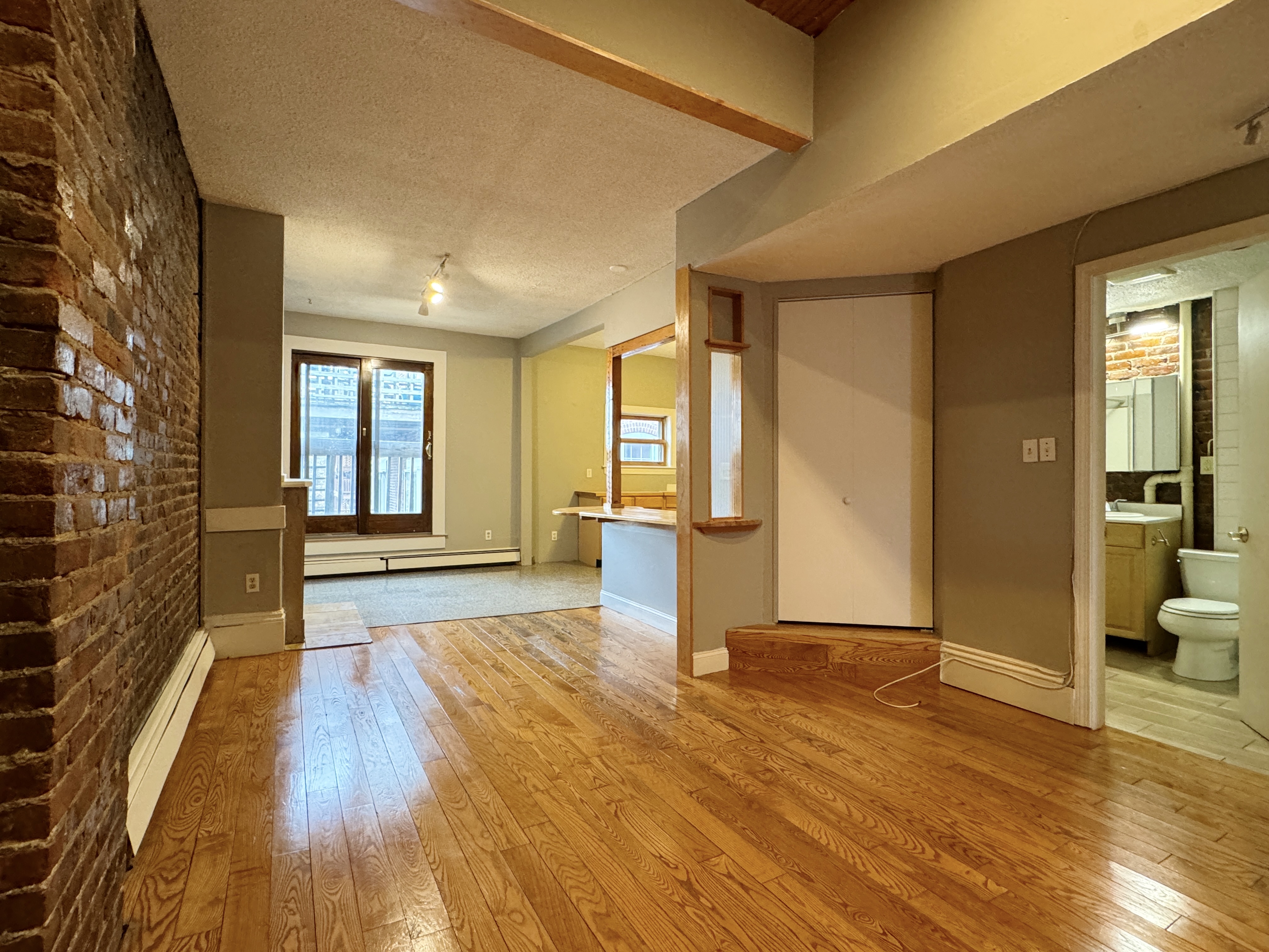 2 bed, 1 bath apartment for rent at 62 Beacon St Unit 3, Chelsea — photo 4 of 11