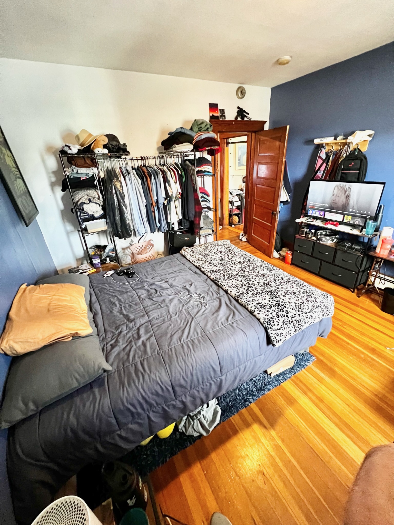 3 bed, 1 bath apartment for rent at 10 Litchfield St Unit 4, Brighton — photo 5 of 12