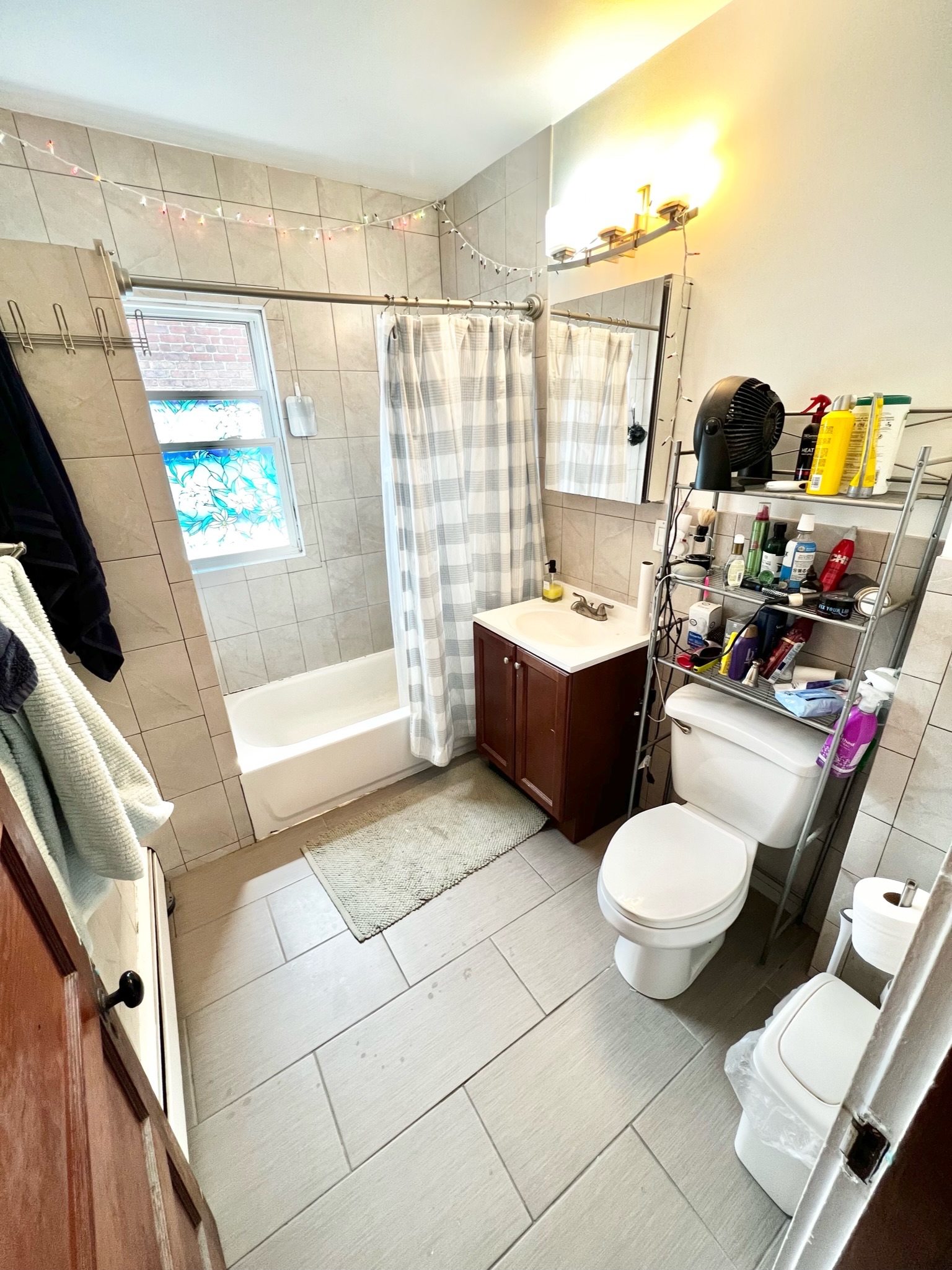 3 bed, 1 bath apartment for rent at 10 Litchfield St Unit 4, Brighton — photo 10 of 12