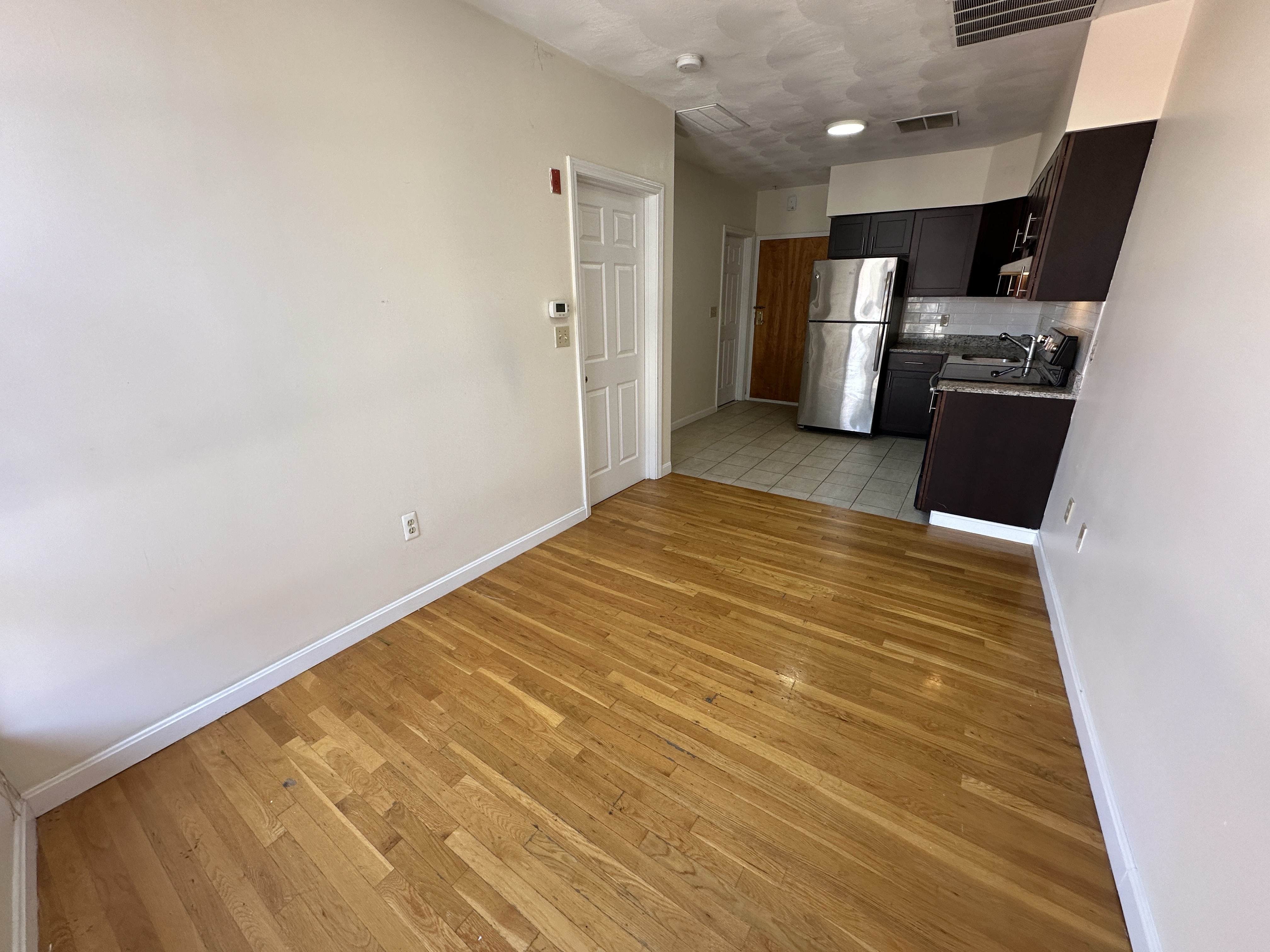 81 Essex St, Chinatown