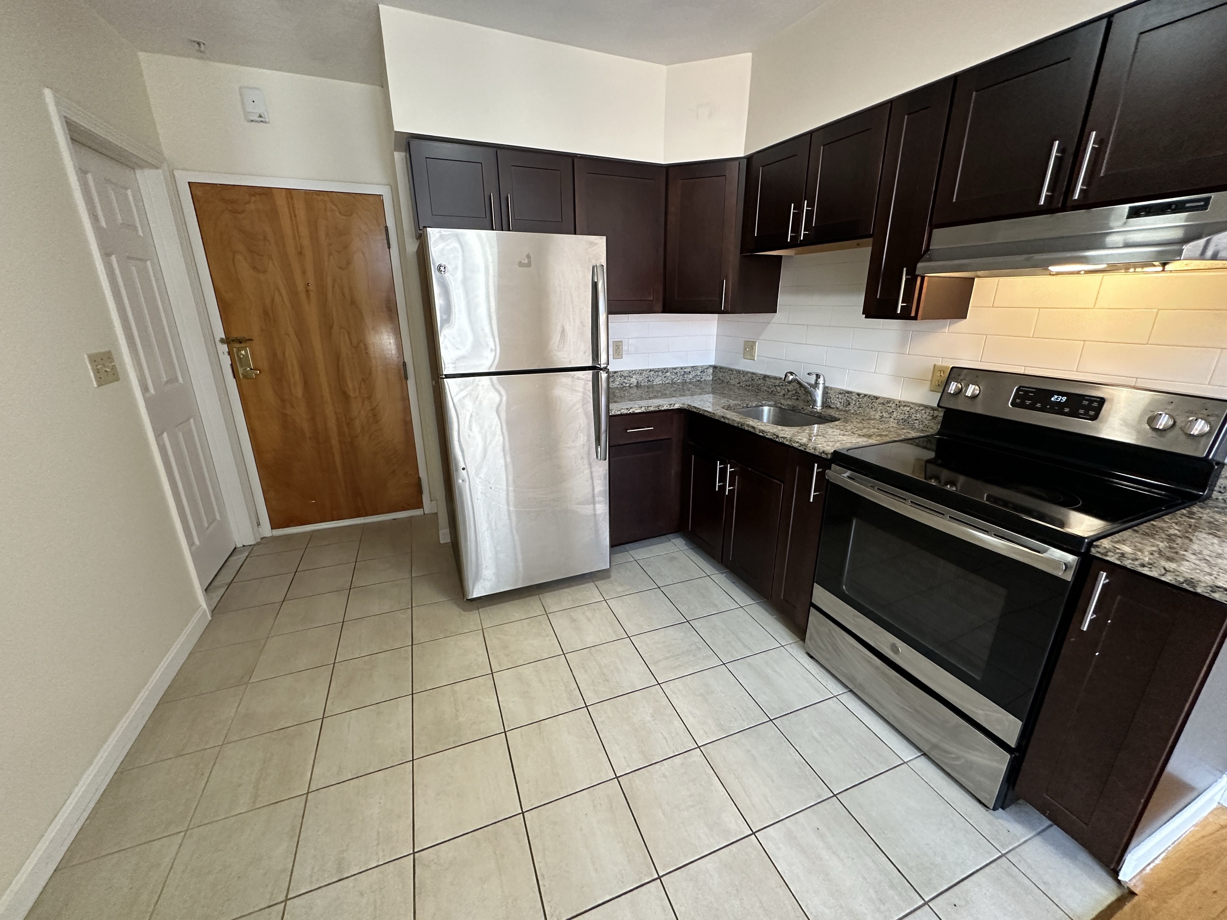 81 Essex St, Chinatown